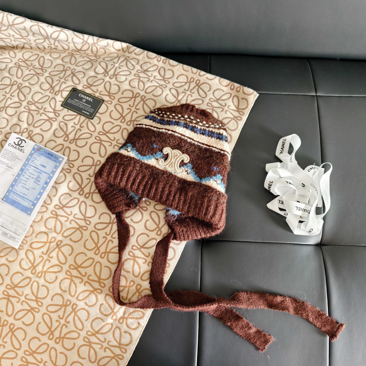 NO:704069,Specially equipped with dust bag [CELINE Celine] 2025 autumn and winter new ear protection beanie hat# A very textured one ~ retro style hat fisherman hat baseball cap knitted hat, hat, celine, celine, espadrilles, hats19860909特配防尘袋【CELINE赛琳】2025秋冬新款护耳帽毛线帽# 非常有质感的一款～复古风帽子渔夫帽棒球帽针织帽,帽子,celine,celine,espadrilles,hats,hat