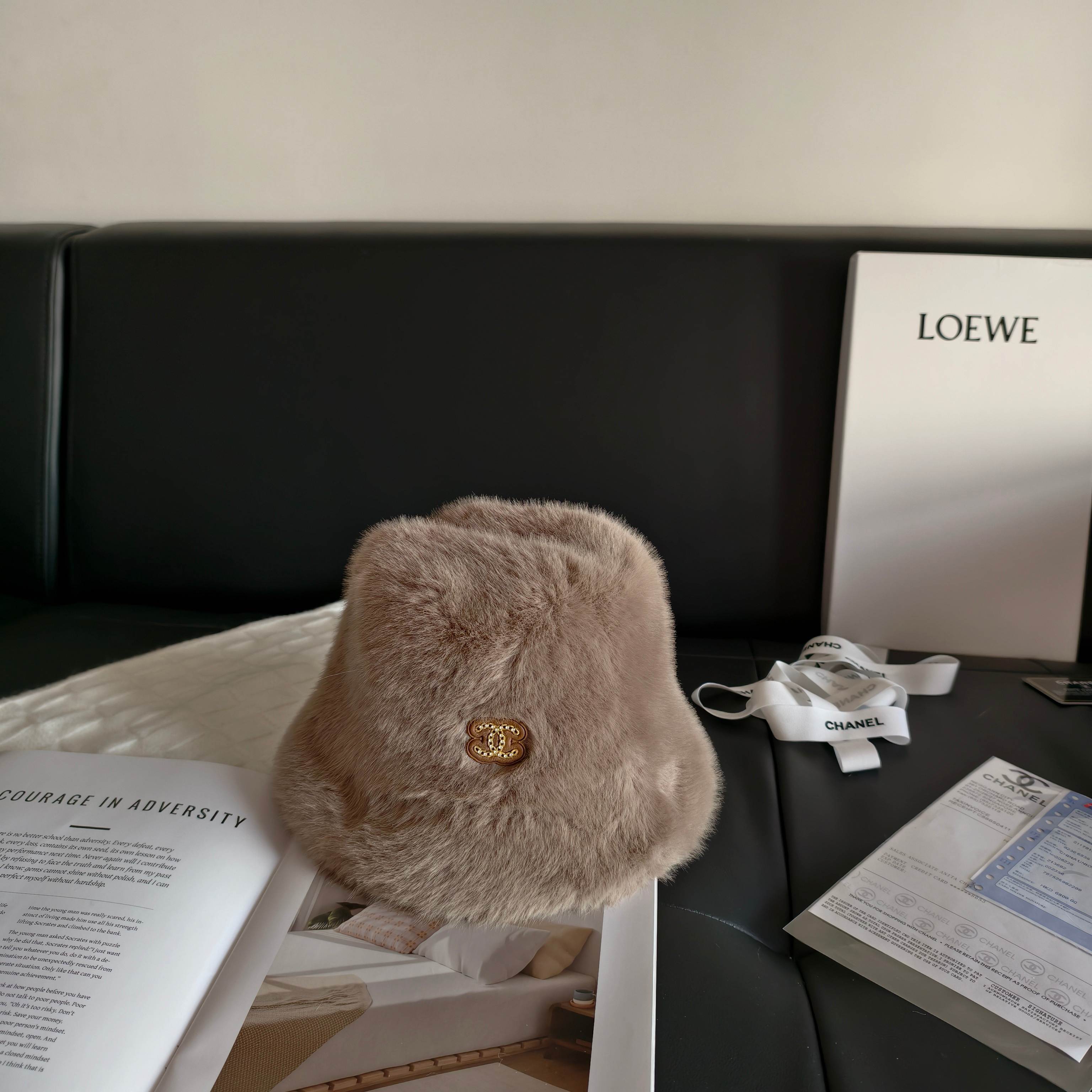 NO:704047,Specially equipped with dust bag [Chanel Chanel] 2025 new plush small fragrance bucket hat, versatile daily style ~ casual outing #hat bucket hat baseball cap knitted hat, hat, chanel, chanel, espadrilles, hats19860909特配防尘袋【Chanel香奈儿】2025新款毛绒小香风渔夫帽,百搭日常款～休闲出街#帽子渔夫帽棒球帽针织帽,帽子,chanel,chanel,espadrilles,hats,hat