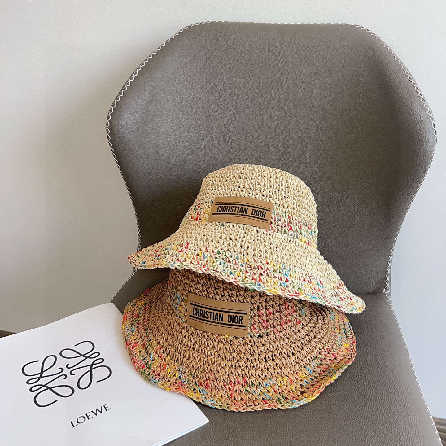 💛配防尘袋【DIOR迪奥】2026新款彩色拼接度假风渔夫帽，🔆百搭日常款～出街必备