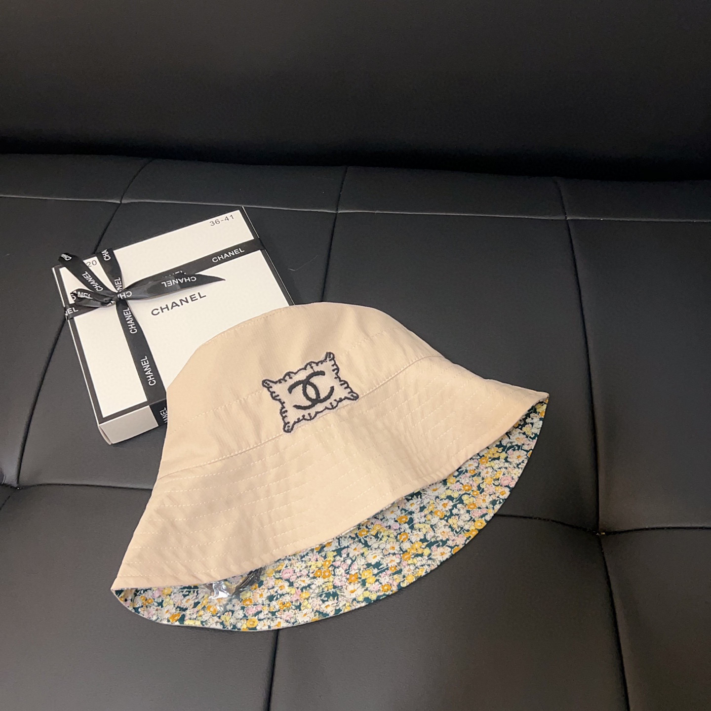 💛配防尘袋【CHANEL香奈儿】2026新款小香风碎花双面款渔夫帽独特设计～复古文艺的一款