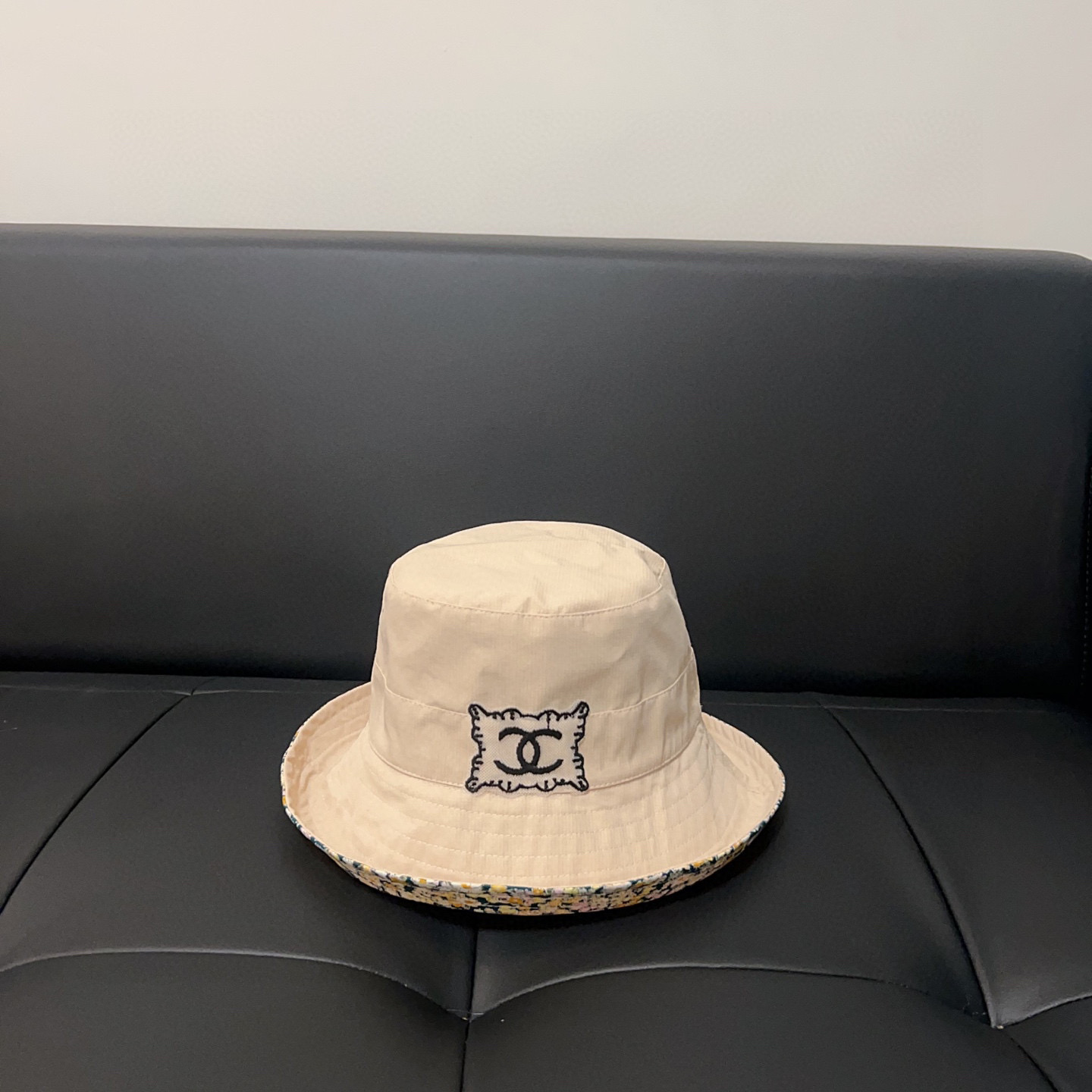 💛配防尘袋【CHANEL香奈儿】2026新款小香风碎花双面款渔夫帽独特设计～复古文艺的一款