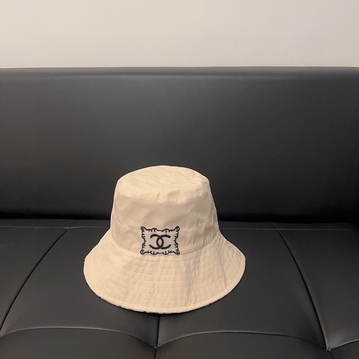 💛配防尘袋【CHANEL香奈儿】2026新款小香风碎花双面款渔夫帽独特设计～复古文艺的一款