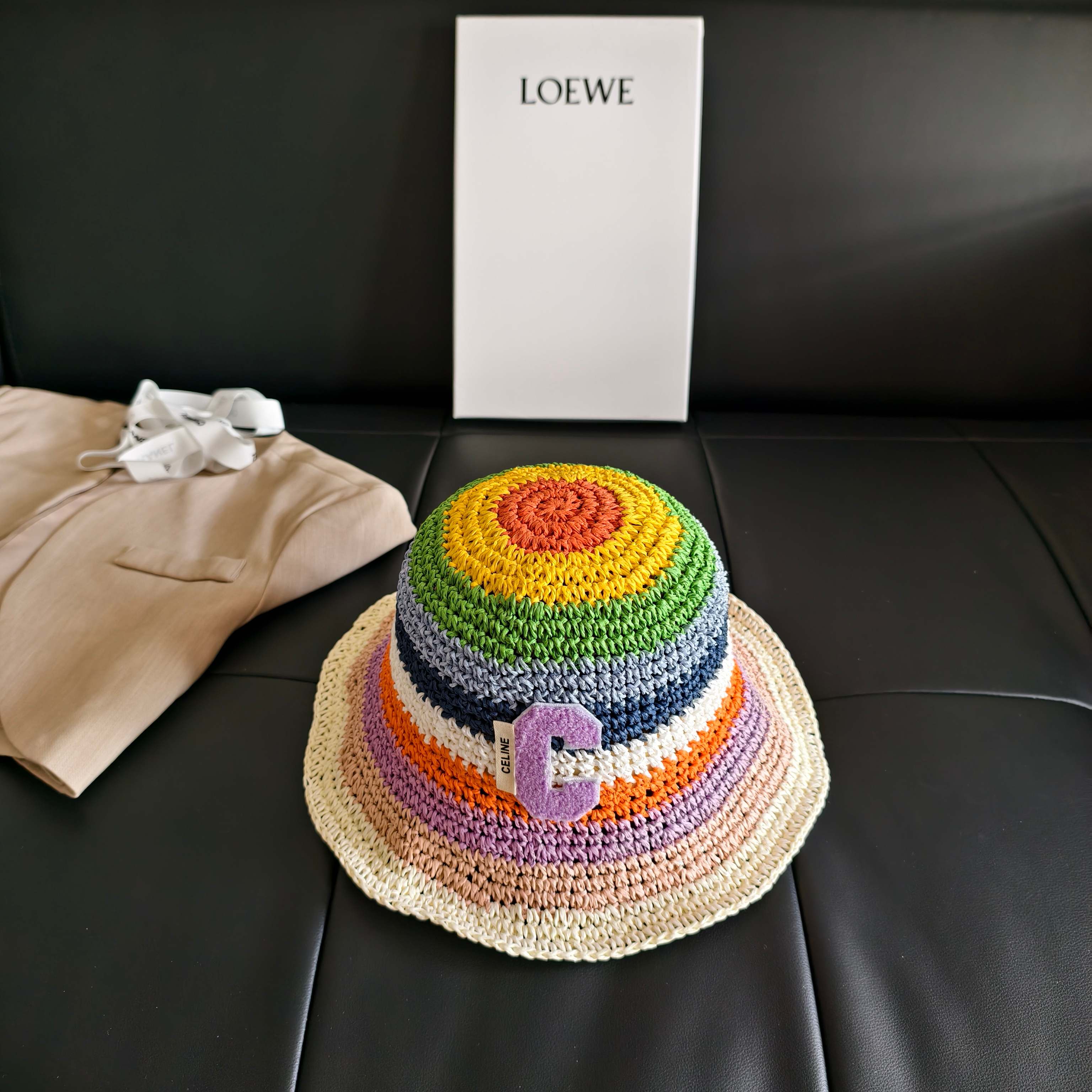 💛配防尘袋【Celine赛琳】2026新款彩虹拼色编织款渔夫帽，🔆百搭日常款～休闲出街#