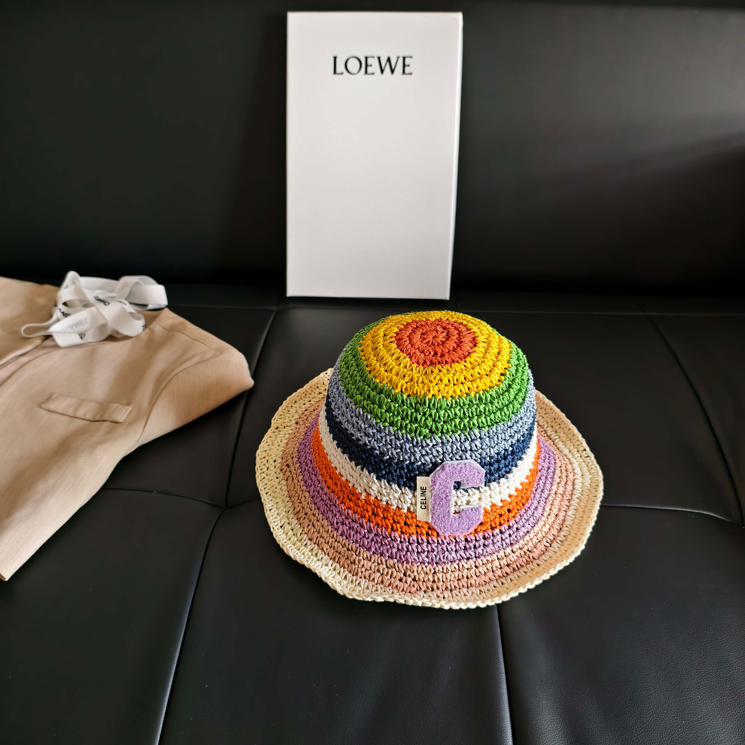 💛配防尘袋【Celine赛琳】2026新款彩虹拼色编织款渔夫帽，🔆百搭日常款～休闲出街#