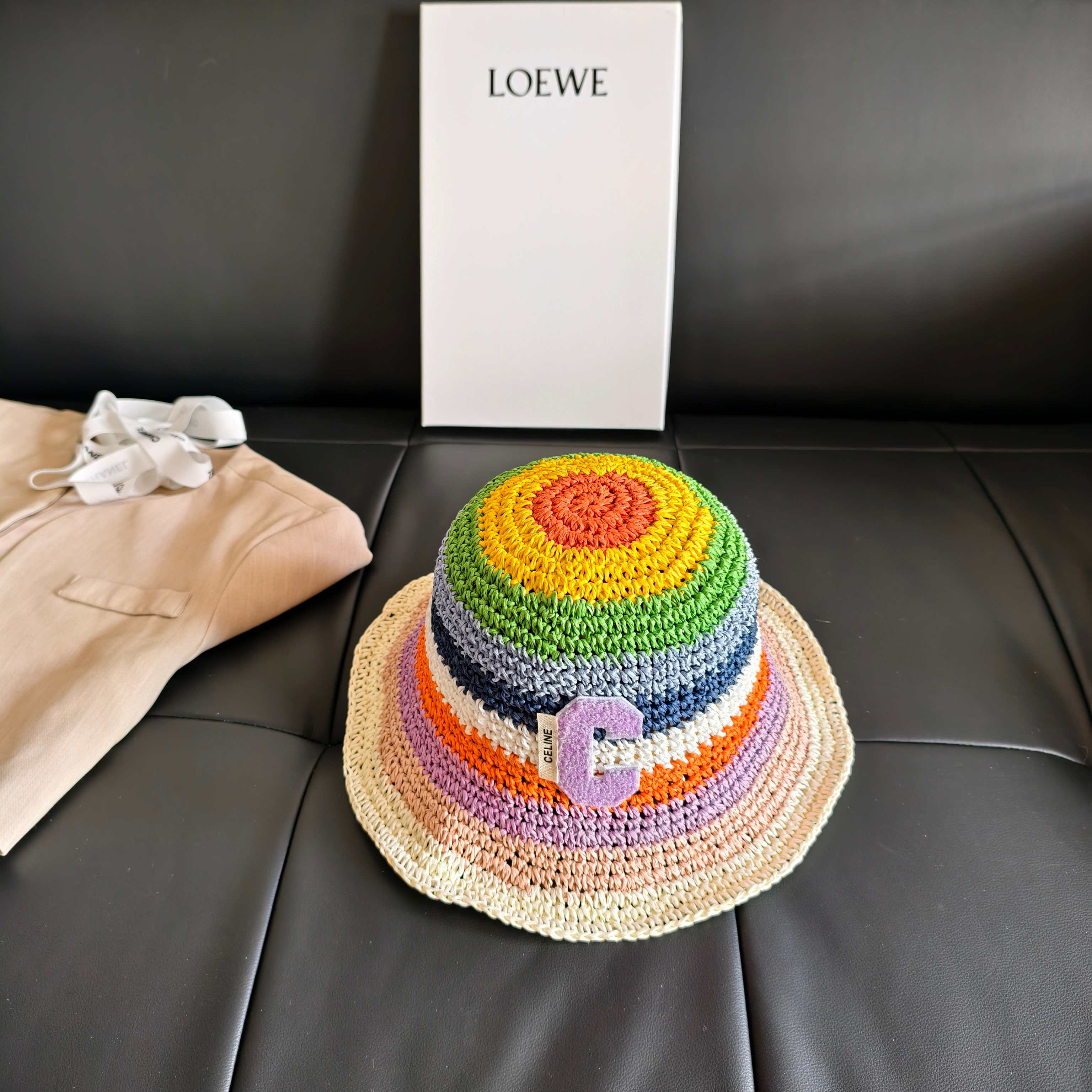 💛配防尘袋【Celine赛琳】2026新款彩虹拼色编织款渔夫帽，🔆百搭日常款～休闲出街#