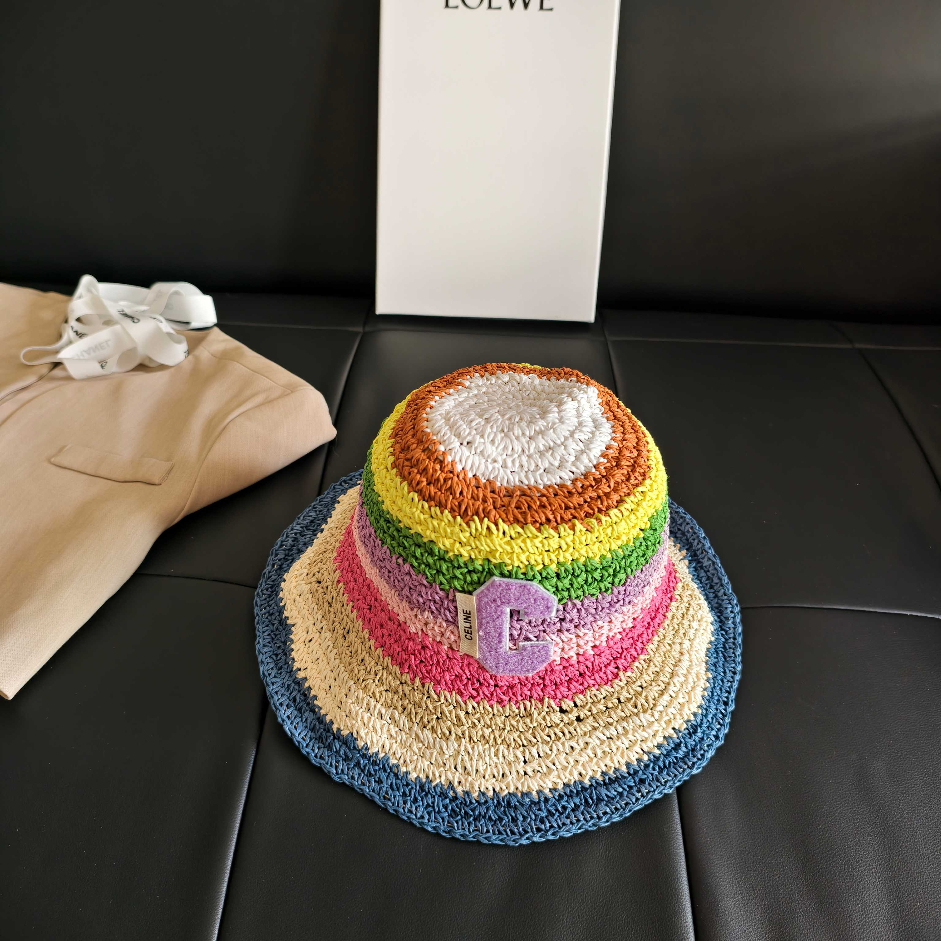 💛配防尘袋【Celine赛琳】2026新款彩虹拼色编织款渔夫帽，🔆百搭日常款～休闲出街#