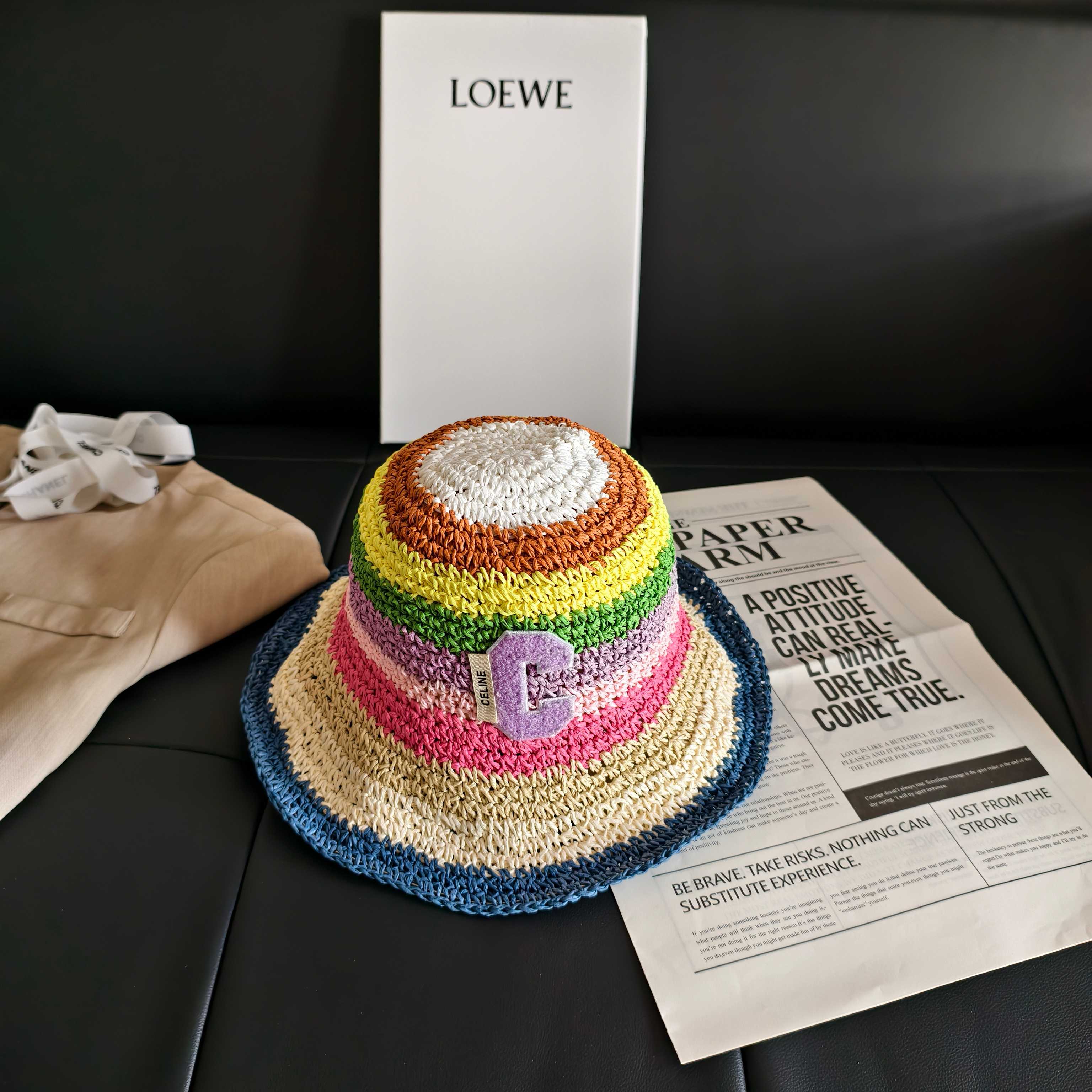💛配防尘袋【Celine赛琳】2026新款彩虹拼色编织款渔夫帽，🔆百搭日常款～休闲出街#