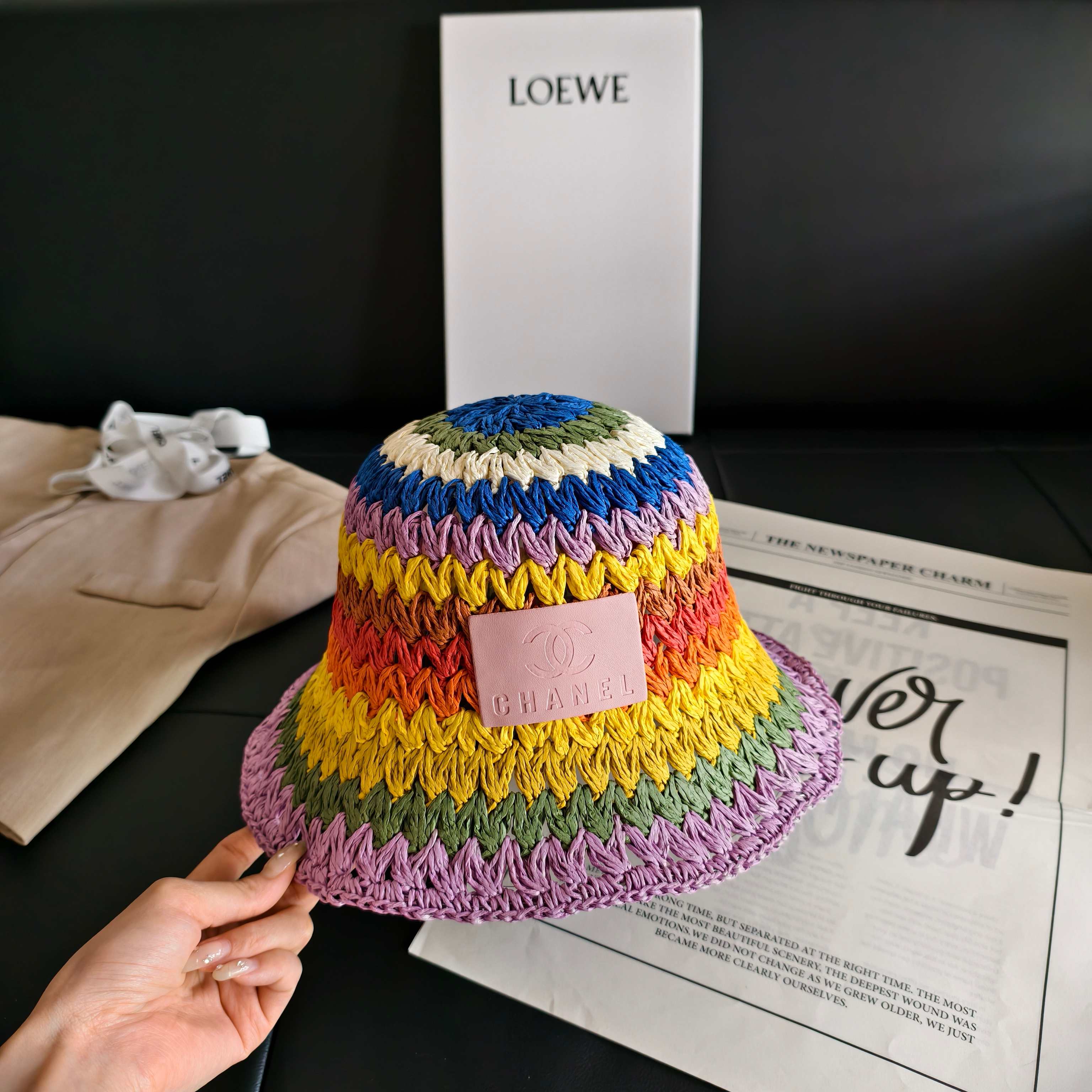 💛配防尘袋【Chanel香奈儿】2026新款彩虹拼色编织款渔夫帽，🔆百搭日常款～休闲出街#