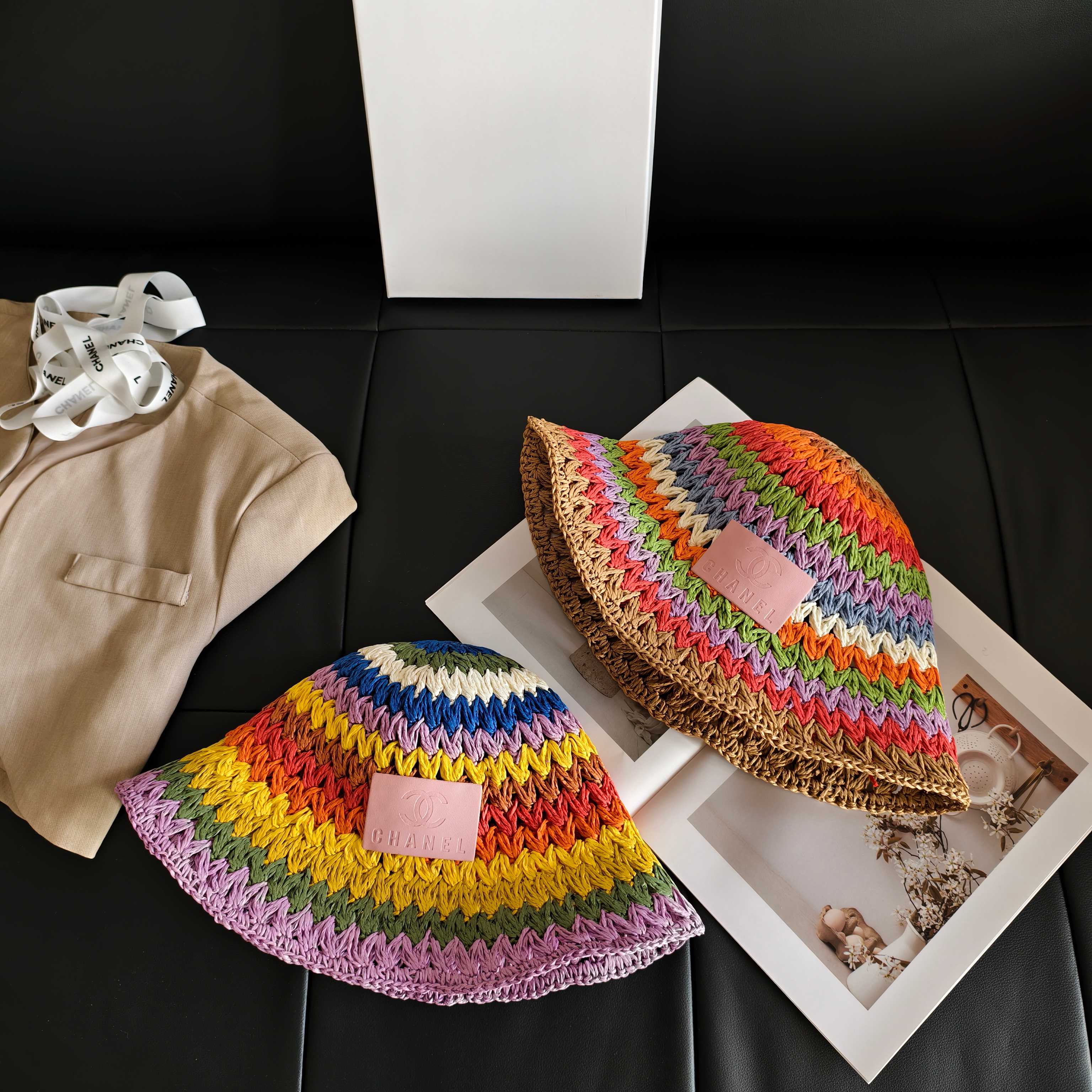 💛配防尘袋【Chanel香奈儿】2026新款彩虹拼色编织款渔夫帽，🔆百搭日常款～休闲出街#
