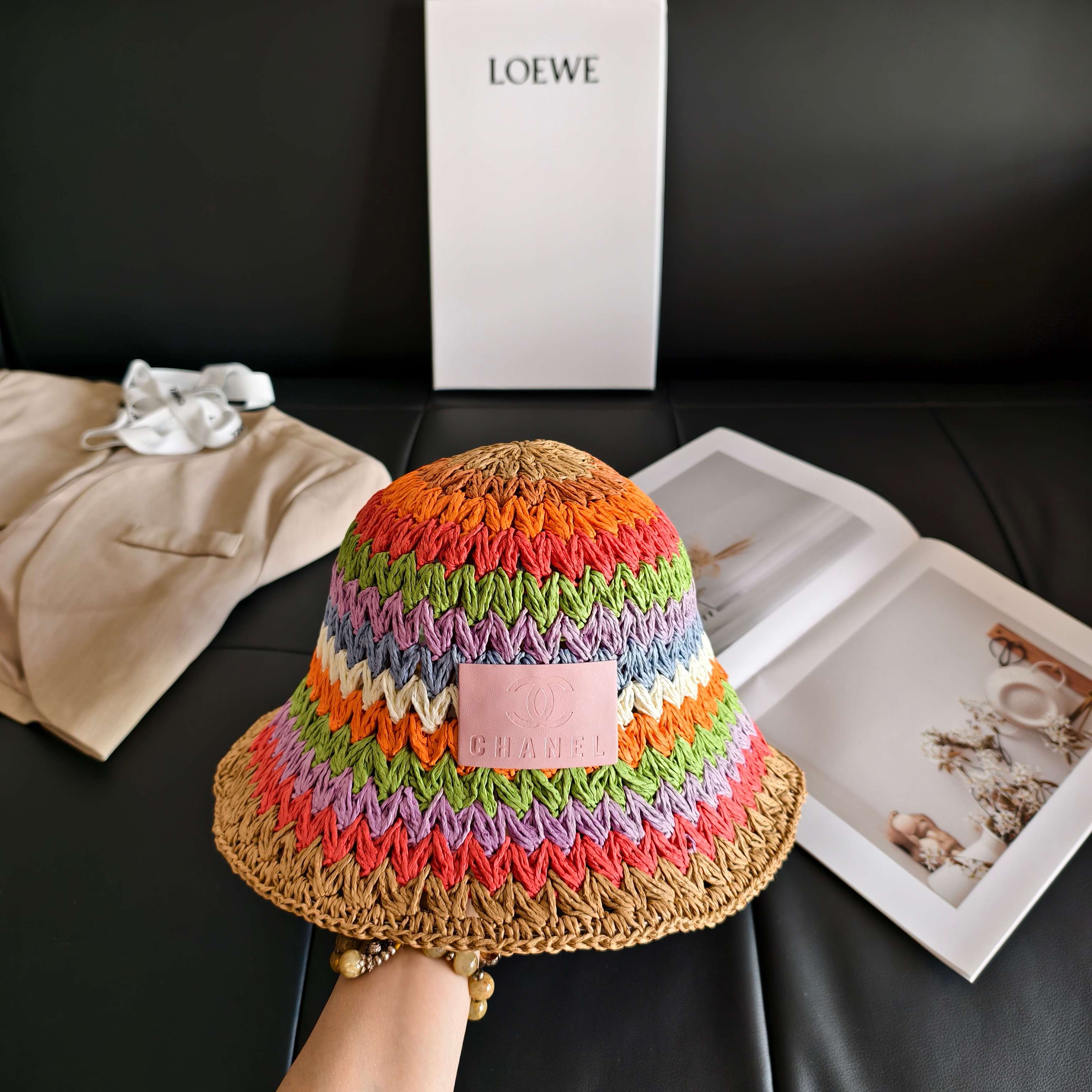 💛配防尘袋【Celine赛琳】2026新款彩虹拼色编织款渔夫帽，🔆百搭日常款～休闲出街#