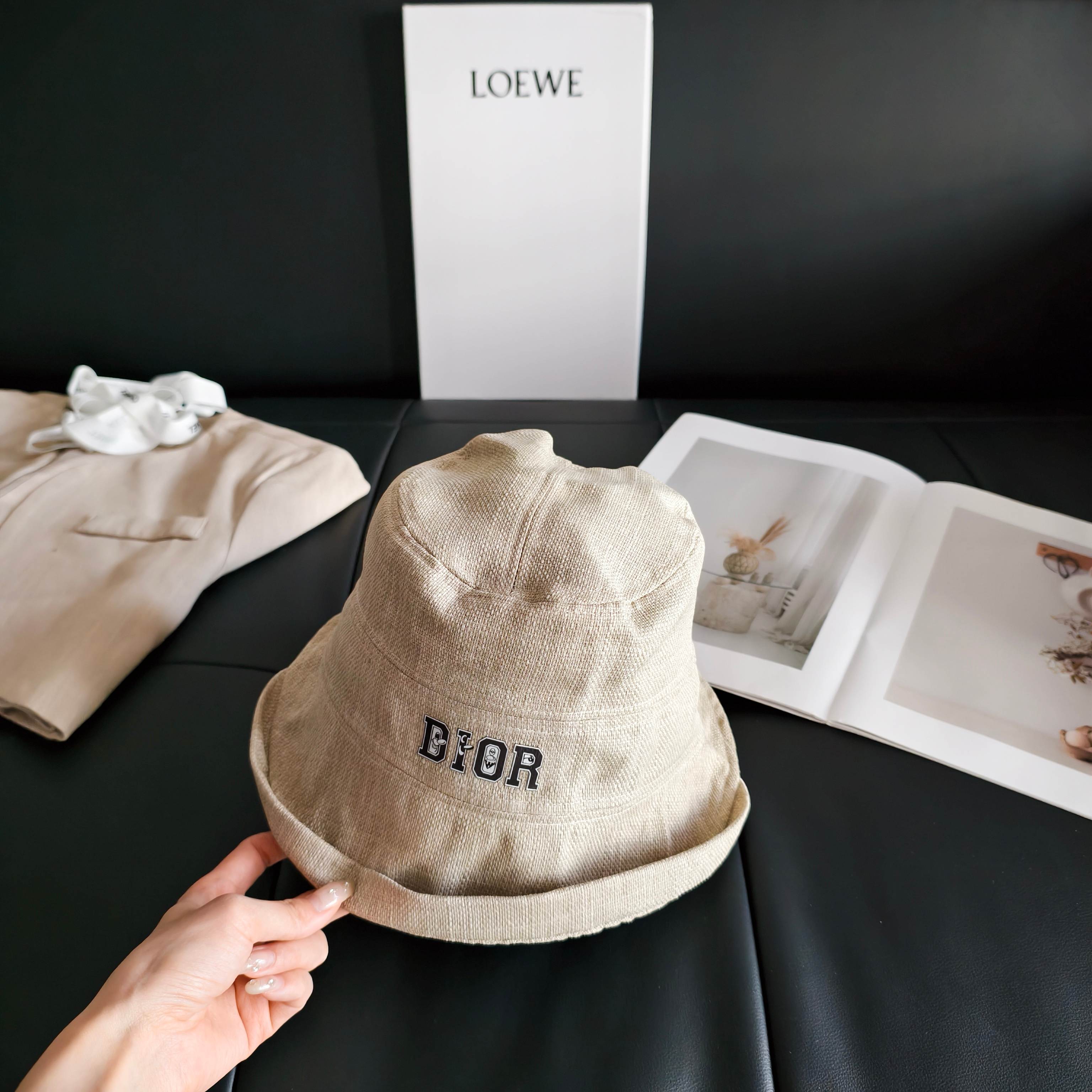 💛配防尘袋【Dior迪奥】2026新款不规则棉麻款渔夫帽，🔆百搭日常款～休闲出街#