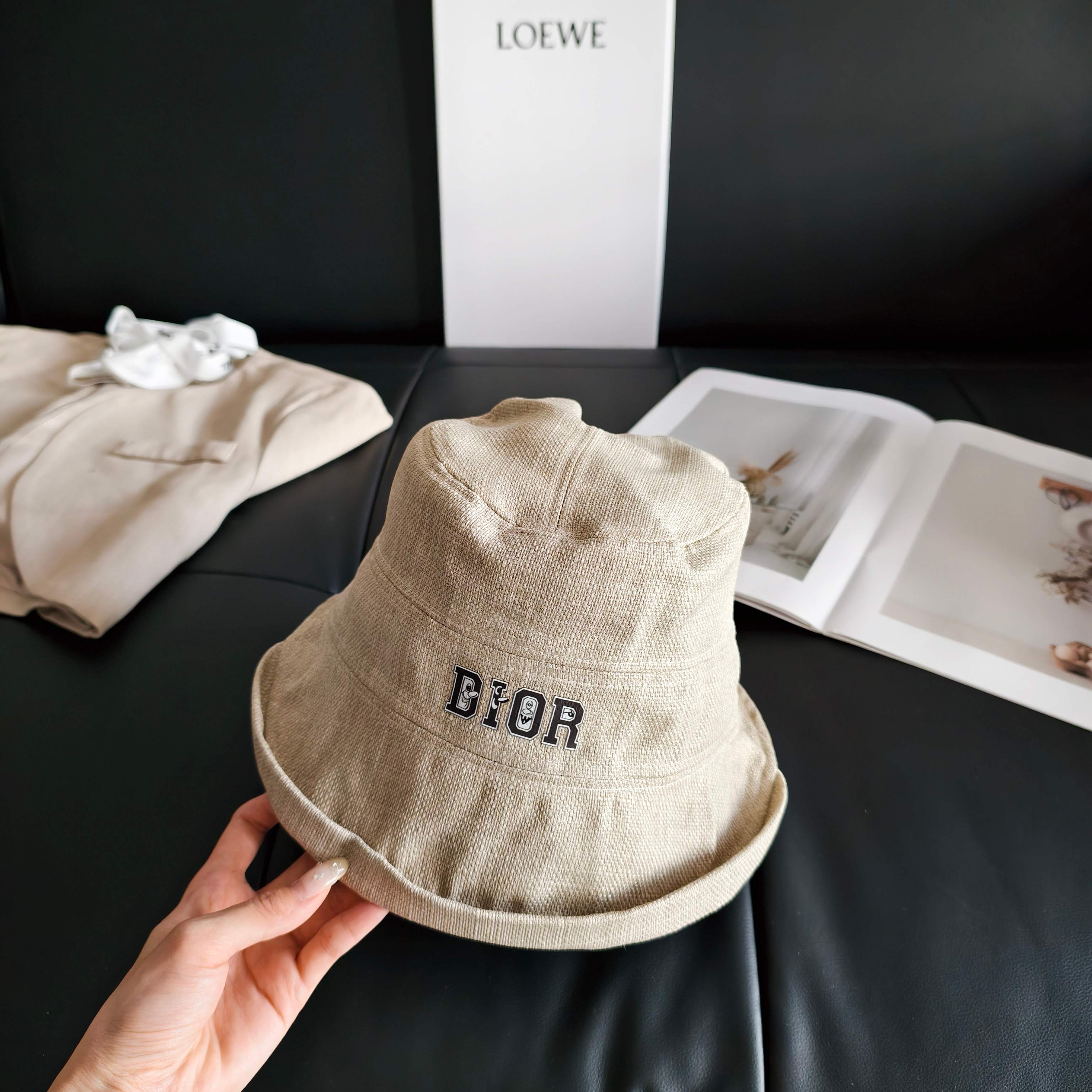 💛配防尘袋【Dior迪奥】2026新款不规则棉麻款渔夫帽，🔆百搭日常款～休闲出街#