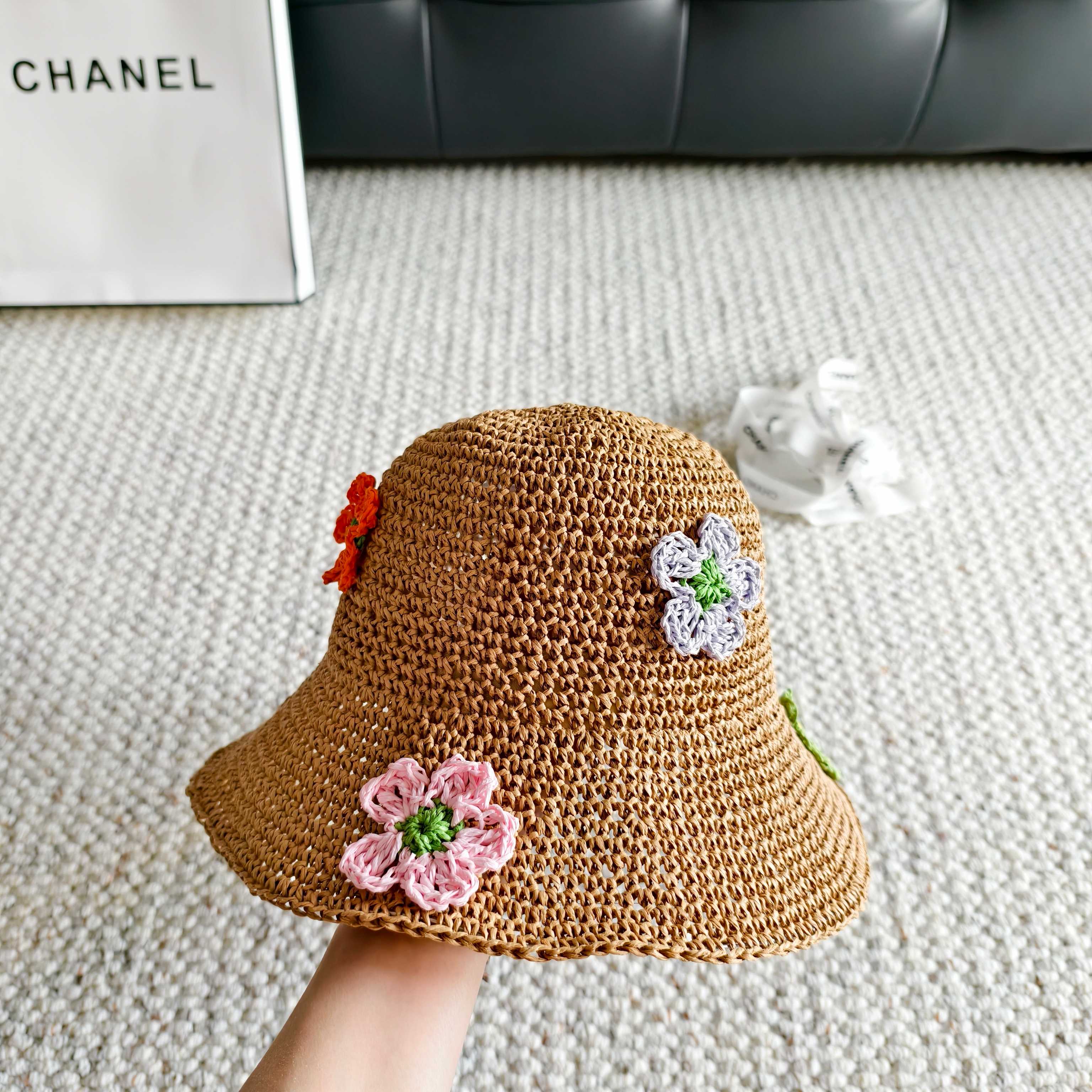 💛配防尘袋【MIUMIU缪缪】2026春夏新款编织撞色花瓣渔夫帽，独特设计～复古文艺的一款