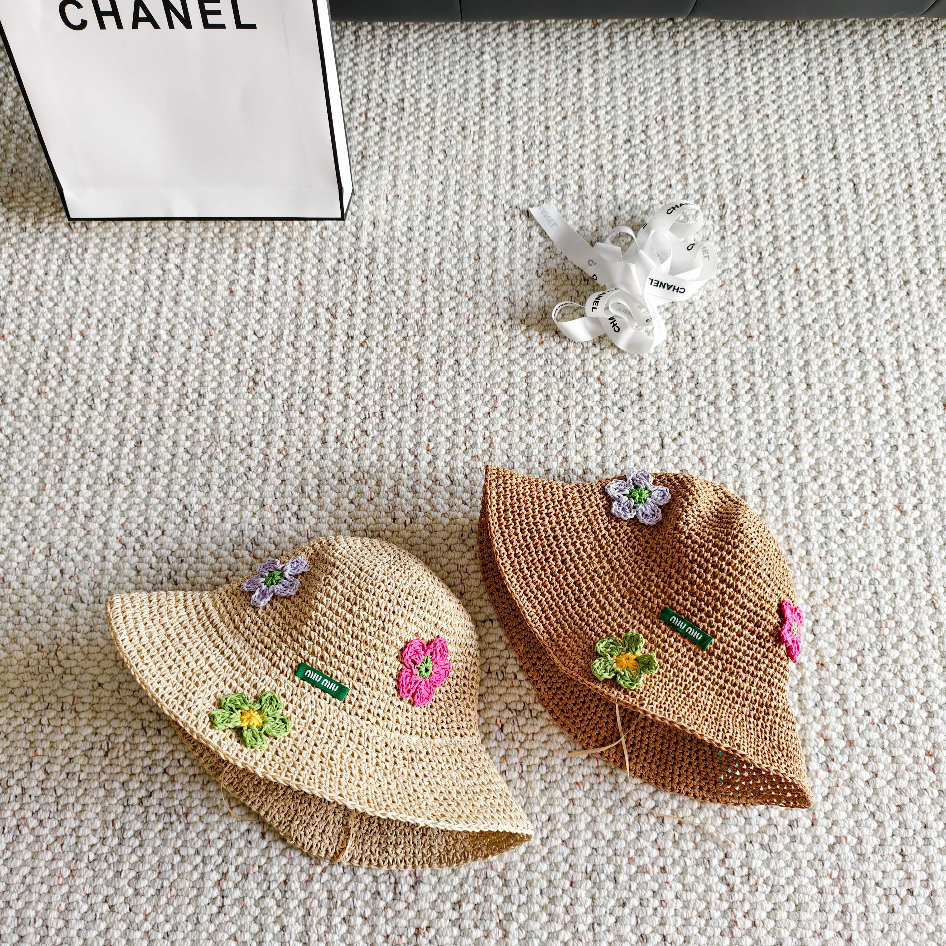 💛配防尘袋【MIUMIU缪缪】2026春夏新款编织撞色花瓣渔夫帽，独特设计～复古文艺的一款