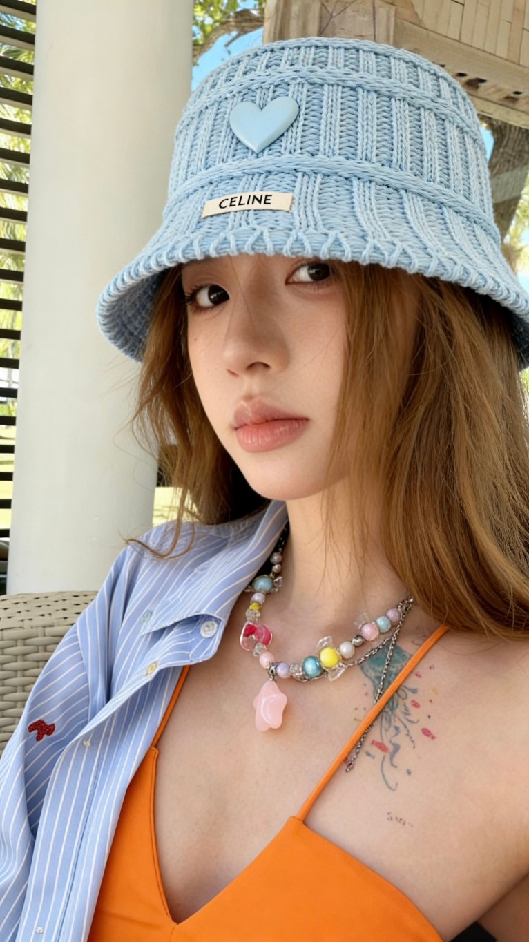 💛配防尘袋【Celine赛琳】2026春夏新款编织马卡龙色系渔夫帽，独特设计～复古文艺的一款