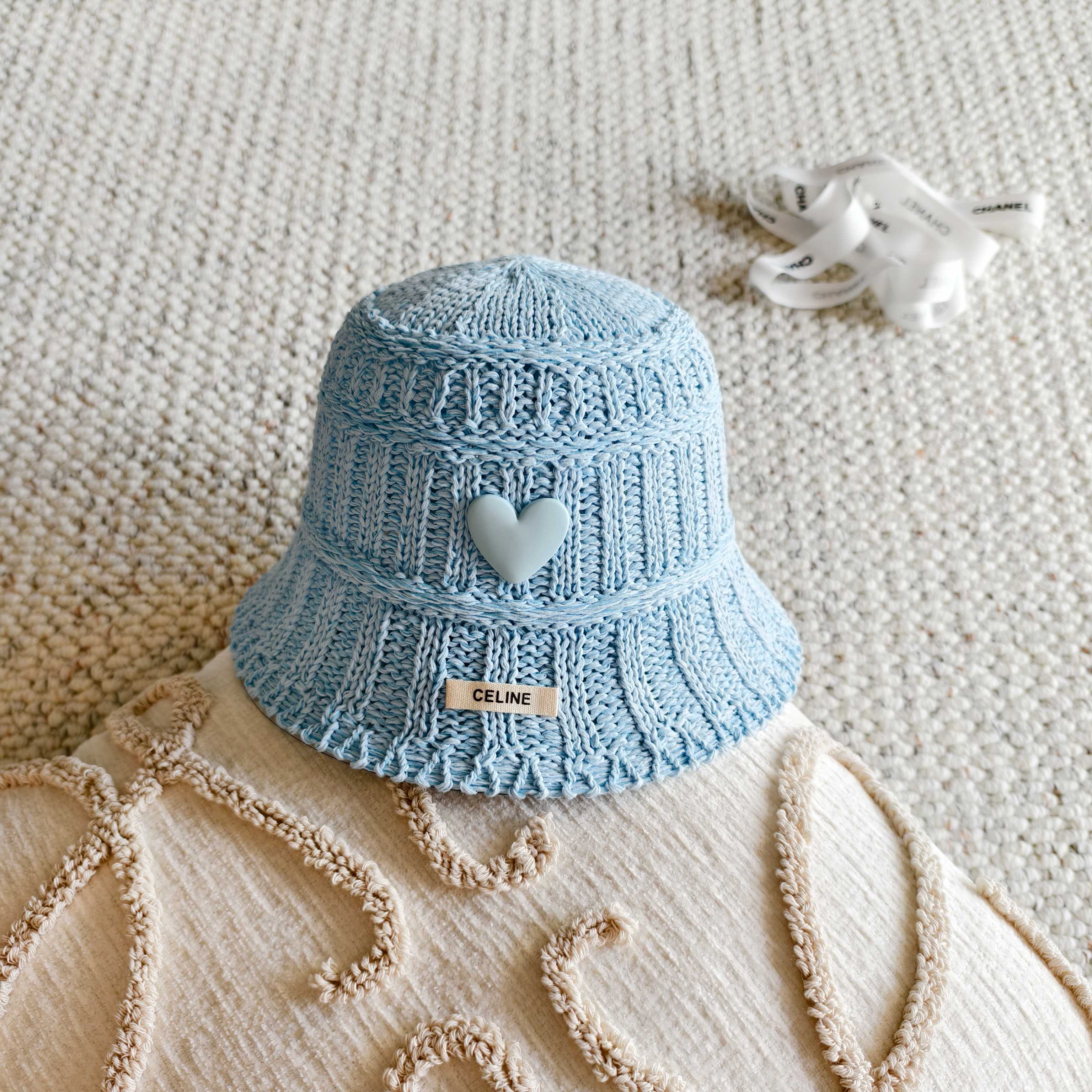 💛配防尘袋【Celine赛琳】2026春夏新款编织马卡龙色系渔夫帽，独特设计～复古文艺的一款