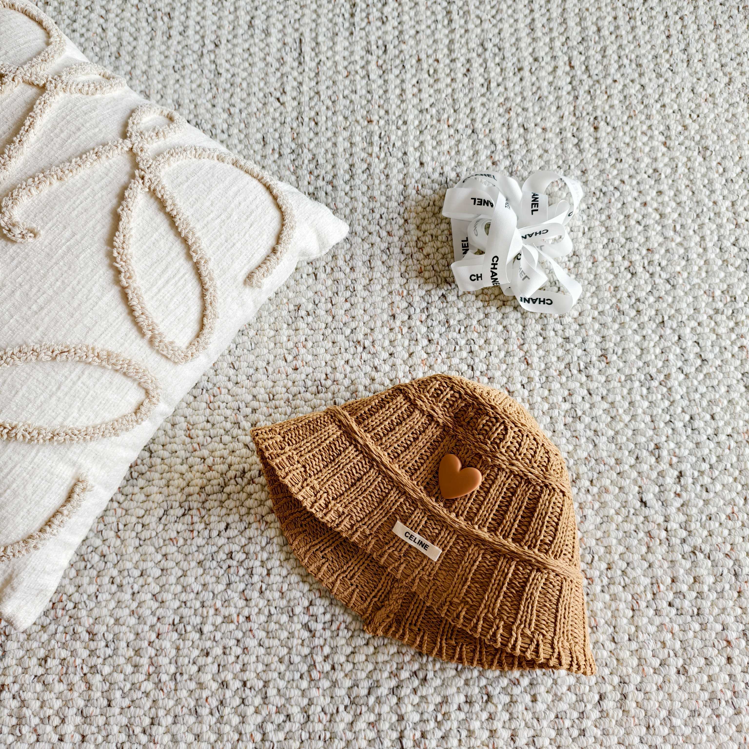 💛配防尘袋【Celine赛琳】2026春夏新款编织马卡龙色系渔夫帽，独特设计～复古文艺的一款