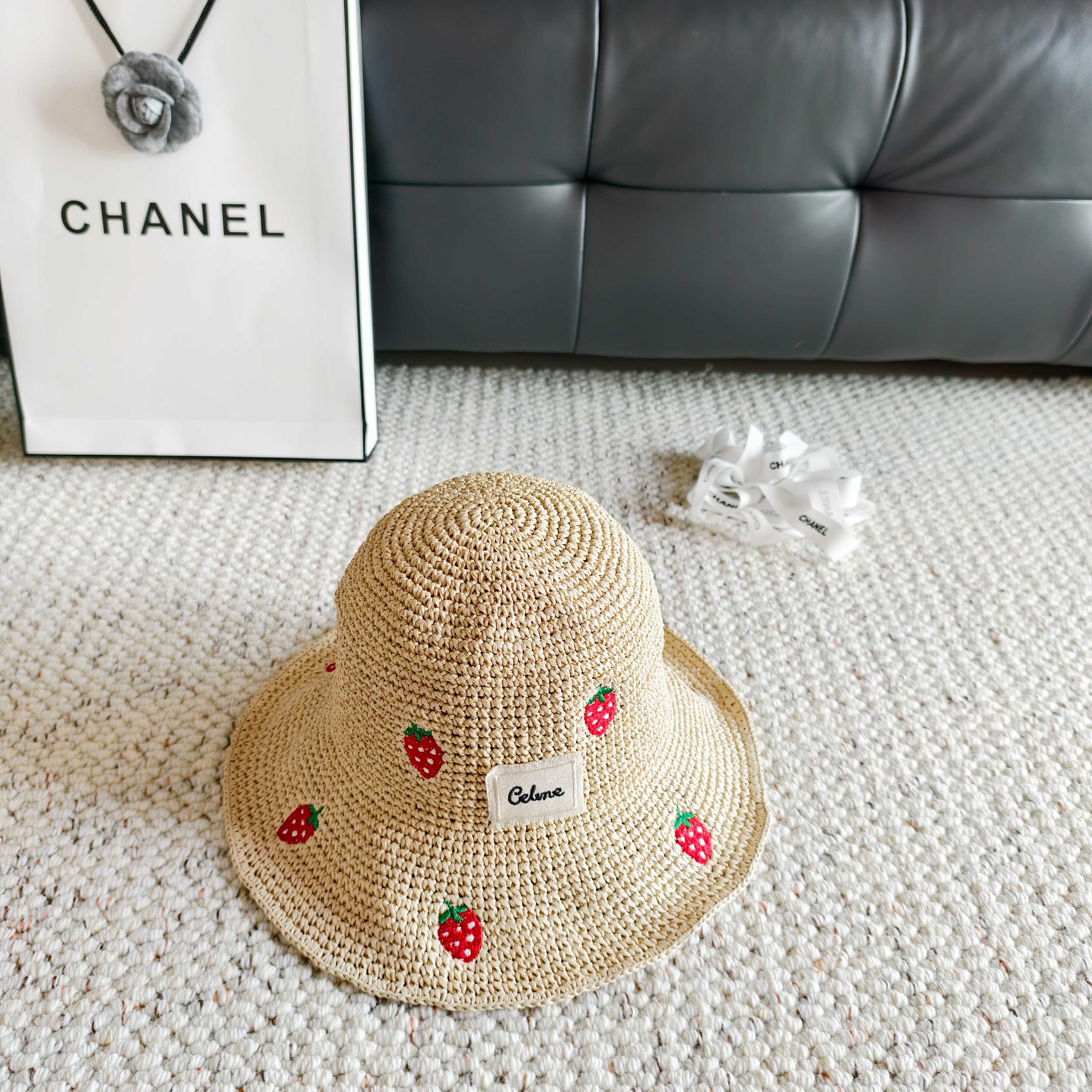 💛配防尘袋【Celine赛琳】2026春夏新款密织刺绣重工款渔夫帽，独特设计～复古文艺的一款