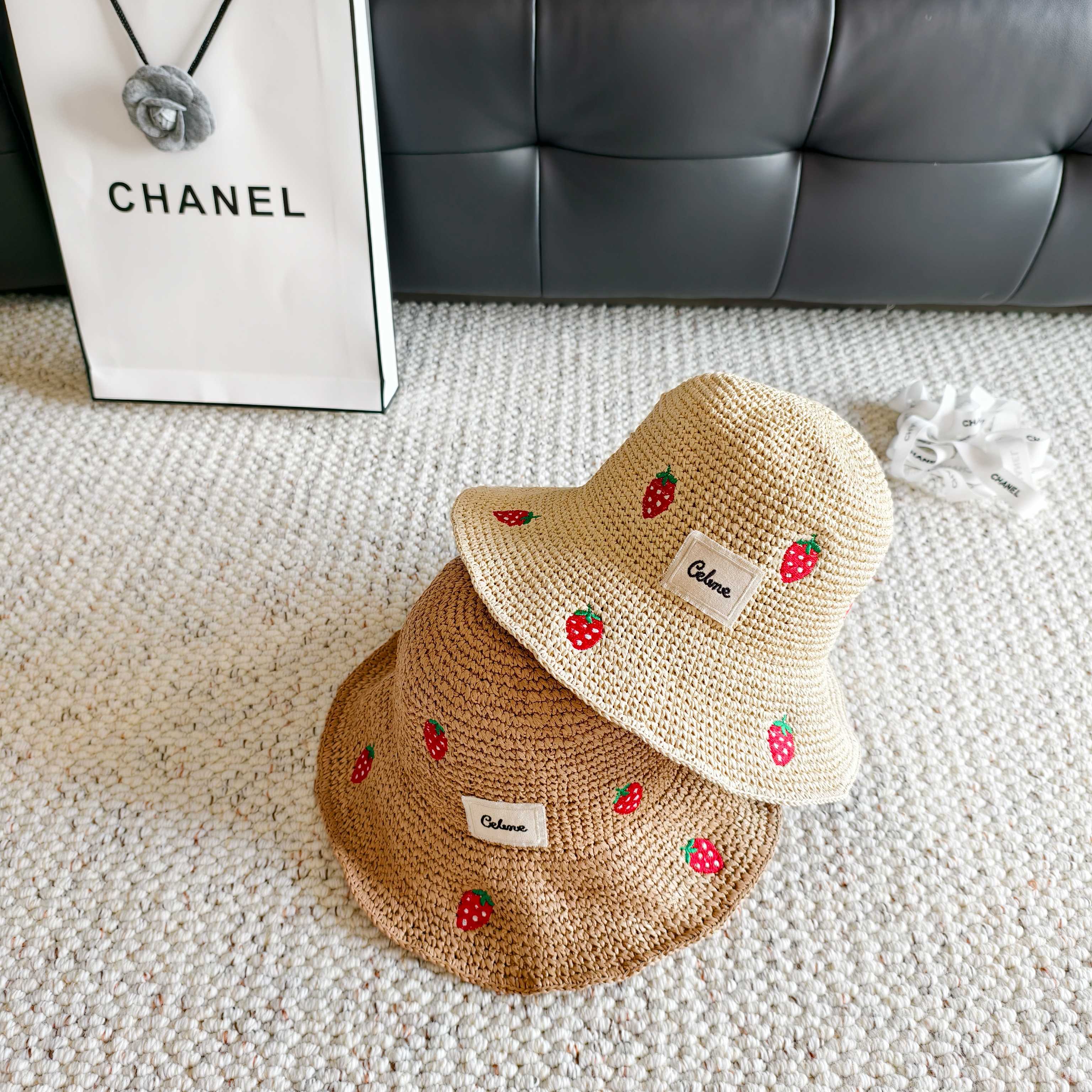 💛配防尘袋【Celine赛琳】2026春夏新款密织刺绣重工款渔夫帽，独特设计～复古文艺的一款