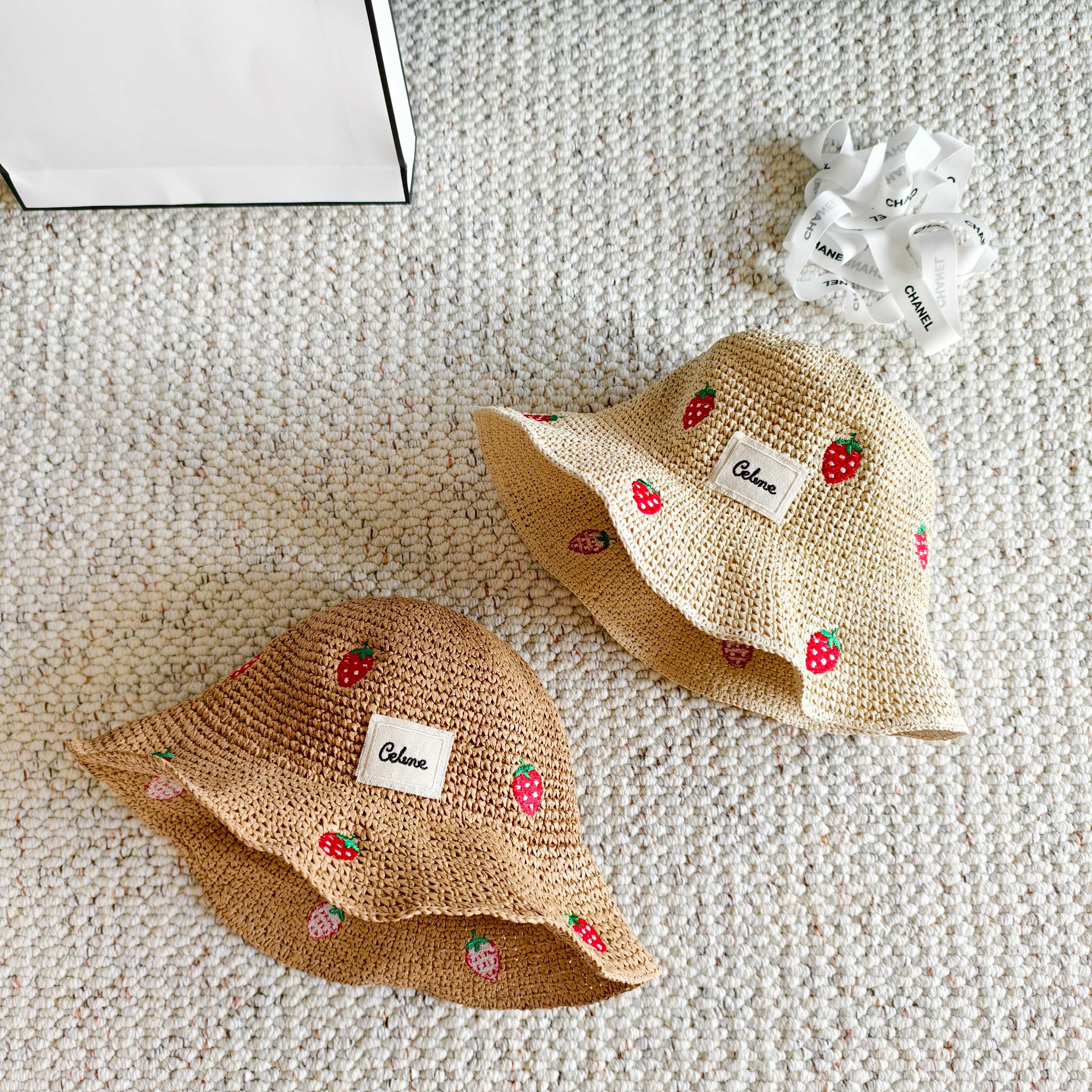 💛配防尘袋【Celine赛琳】2026春夏新款密织刺绣重工款渔夫帽，独特设计～复古文艺的一款