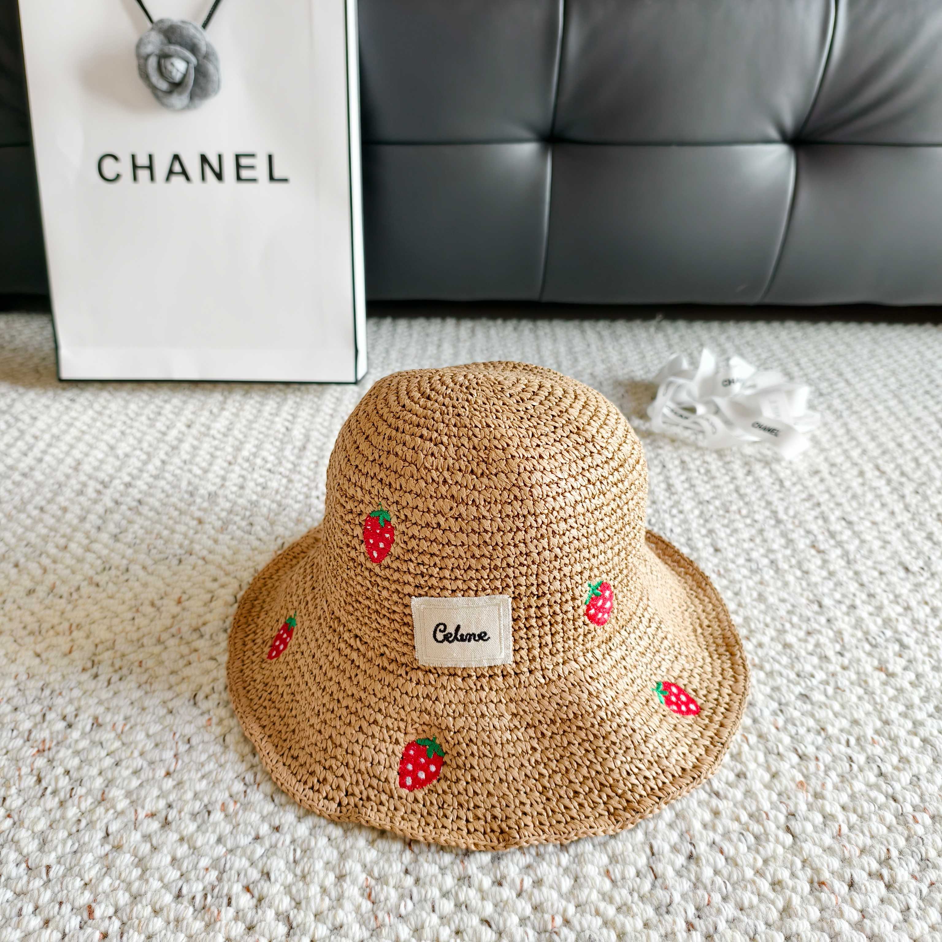 💛配防尘袋【Celine赛琳】2026春夏新款密织刺绣重工款渔夫帽，独特设计～复古文艺的一款
