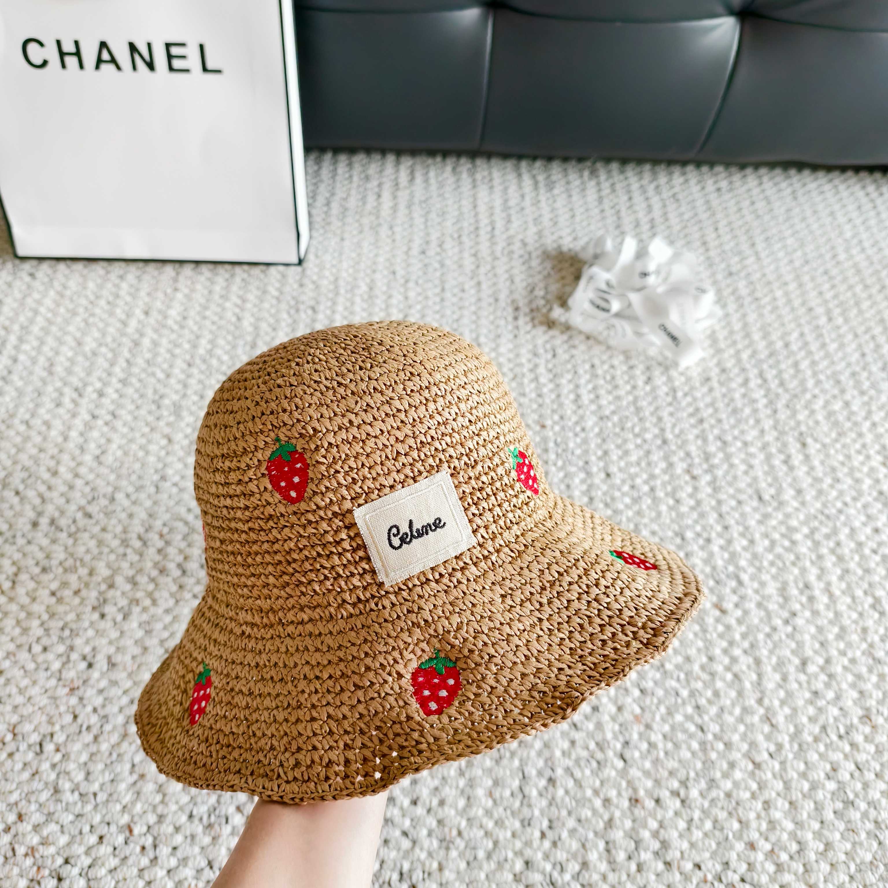 💛配防尘袋【Celine赛琳】2026春夏新款密织刺绣重工款渔夫帽，独特设计～复古文艺的一款
