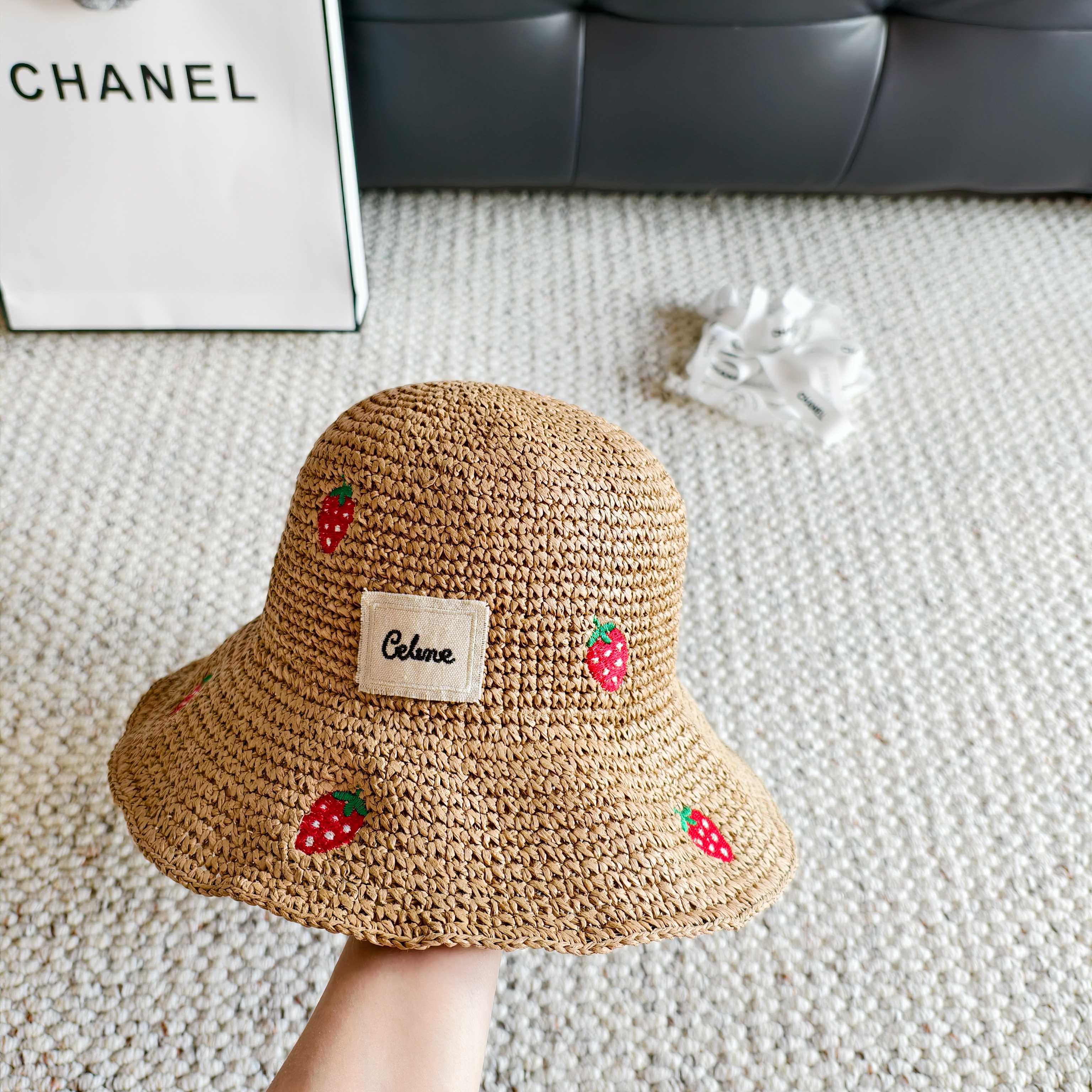 💛配防尘袋【Celine赛琳】2026春夏新款密织刺绣重工款渔夫帽，独特设计～复古文艺的一款