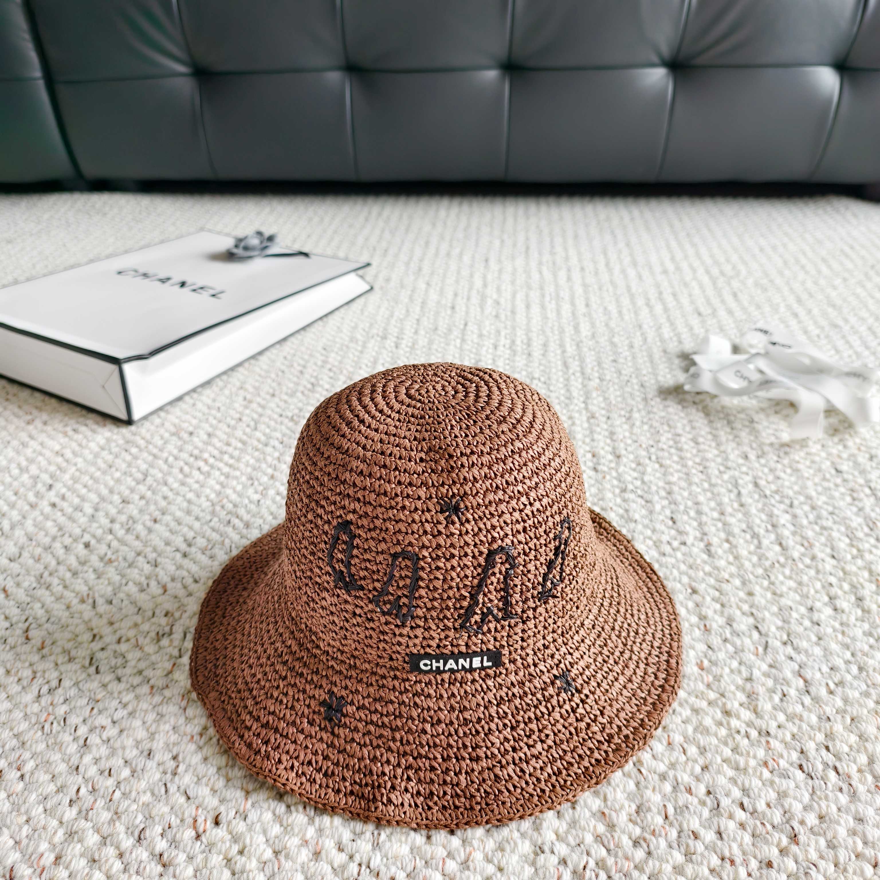 💛配防尘袋【Chanel香奈儿】2026春夏新款密织刺绣重工款渔夫帽，独特设计～复古文艺的一款