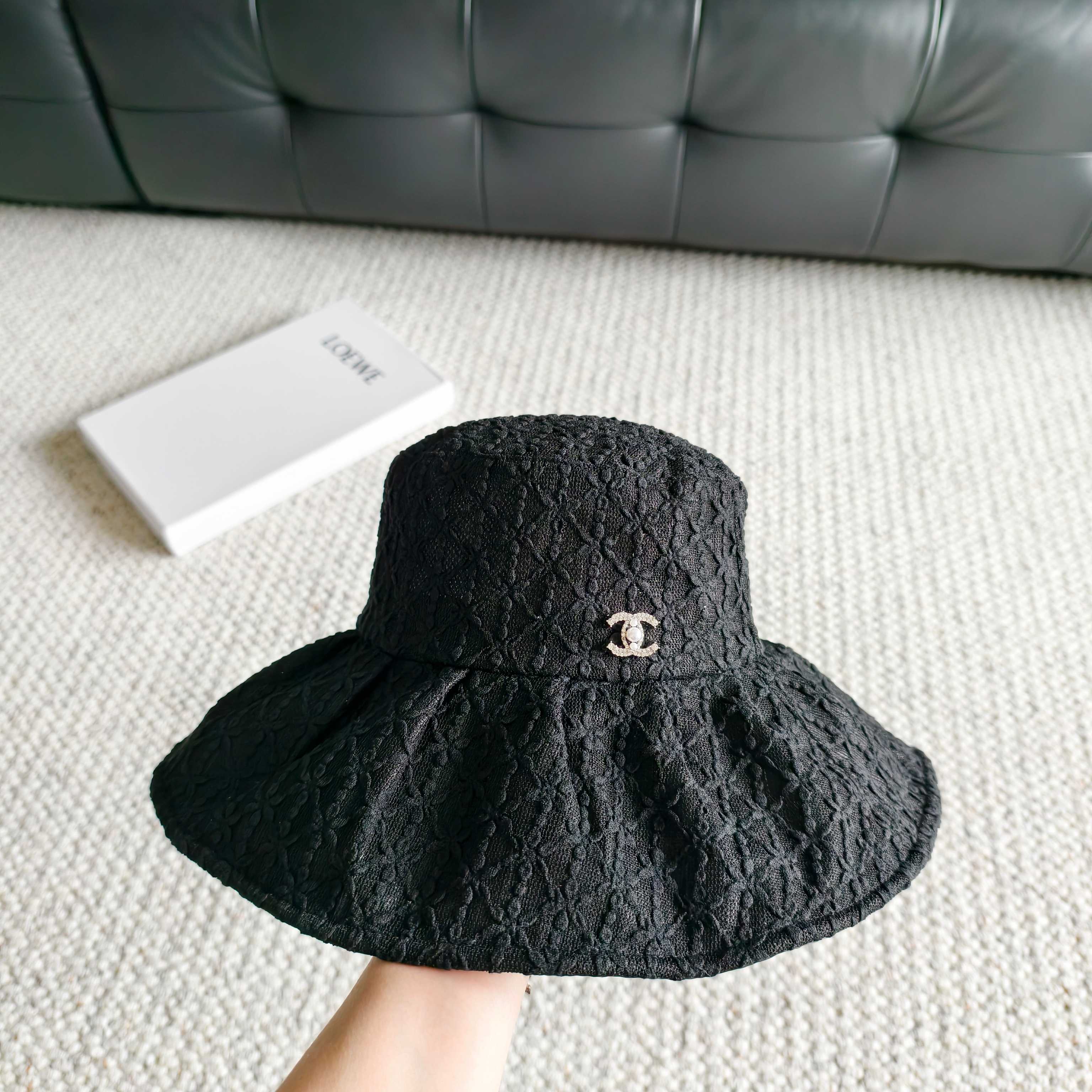 💛配防尘袋【Chanel香奈儿】2026春夏新款大沿蕾丝小香风重工款渔夫帽，独特设计～复古文艺的一款