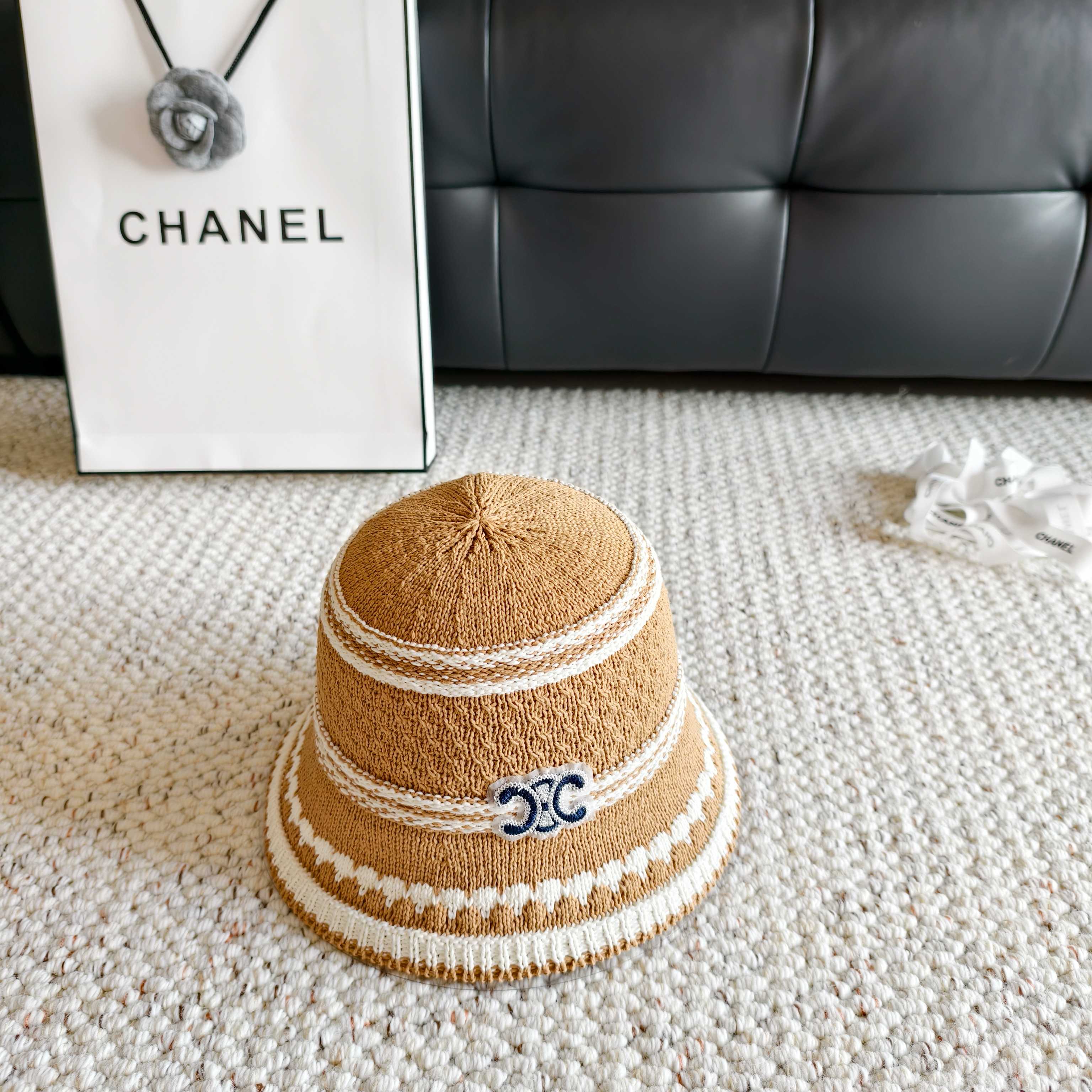 💛配防尘袋【Celine赛琳】2026春夏新款日系日常简约款小桶帽渔夫帽，独特设计～复古文艺的一款