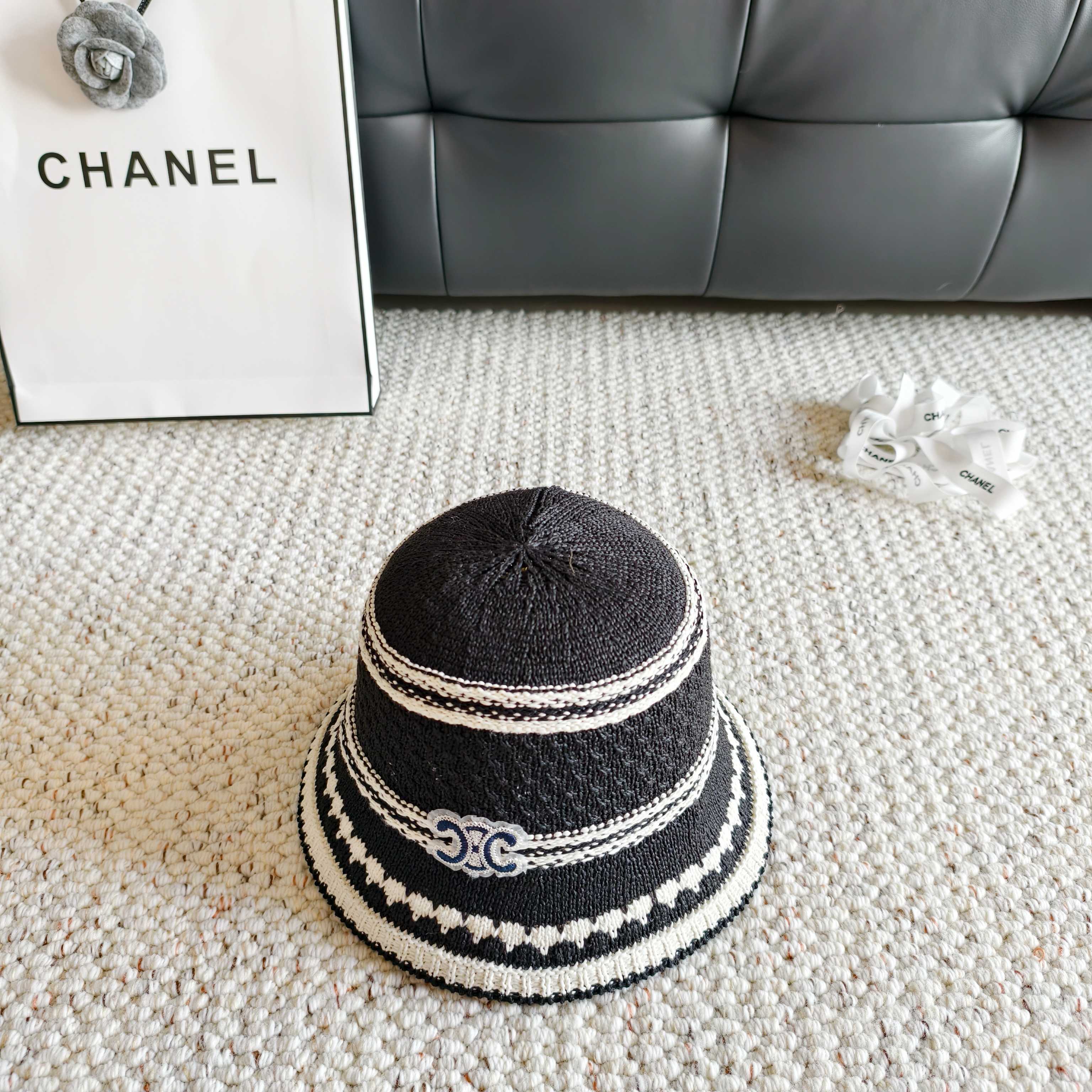 💛配防尘袋【Celine赛琳】2026春夏新款日系日常简约款小桶帽渔夫帽，独特设计～复古文艺的一款