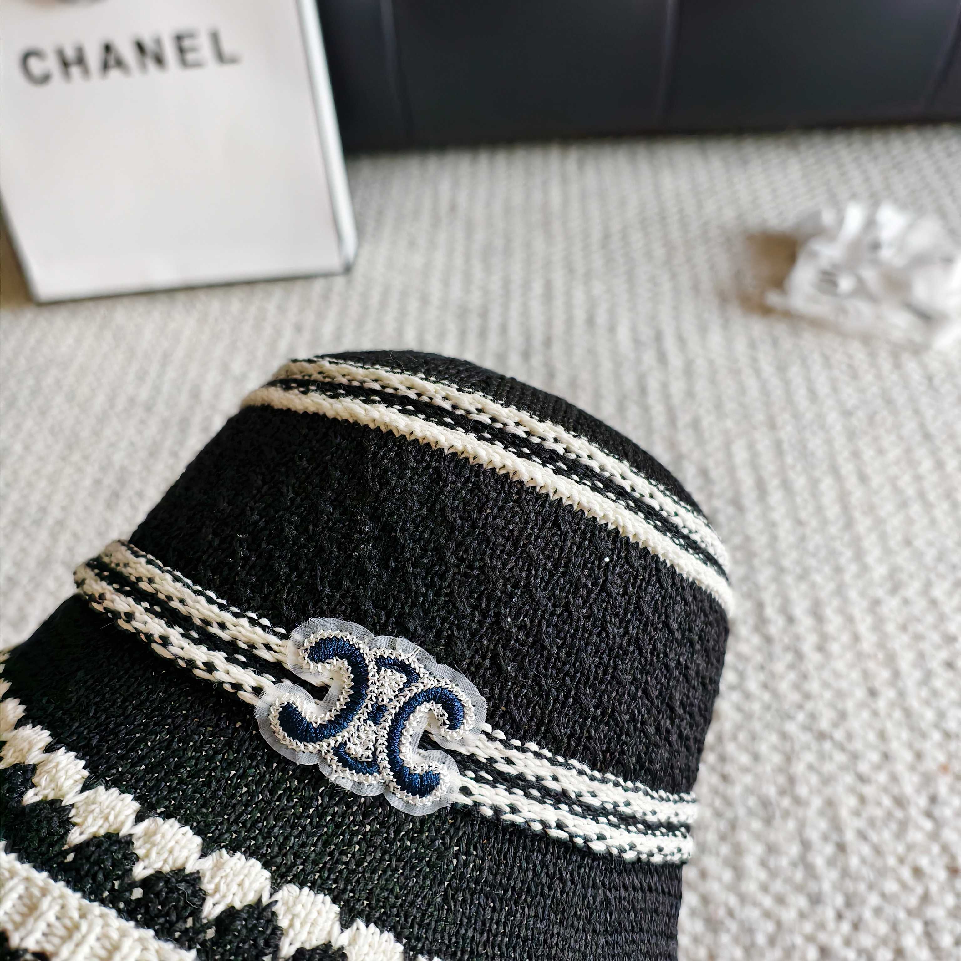 💛配防尘袋【Celine赛琳】2026春夏新款日系日常简约款小桶帽渔夫帽，独特设计～复古文艺的一款