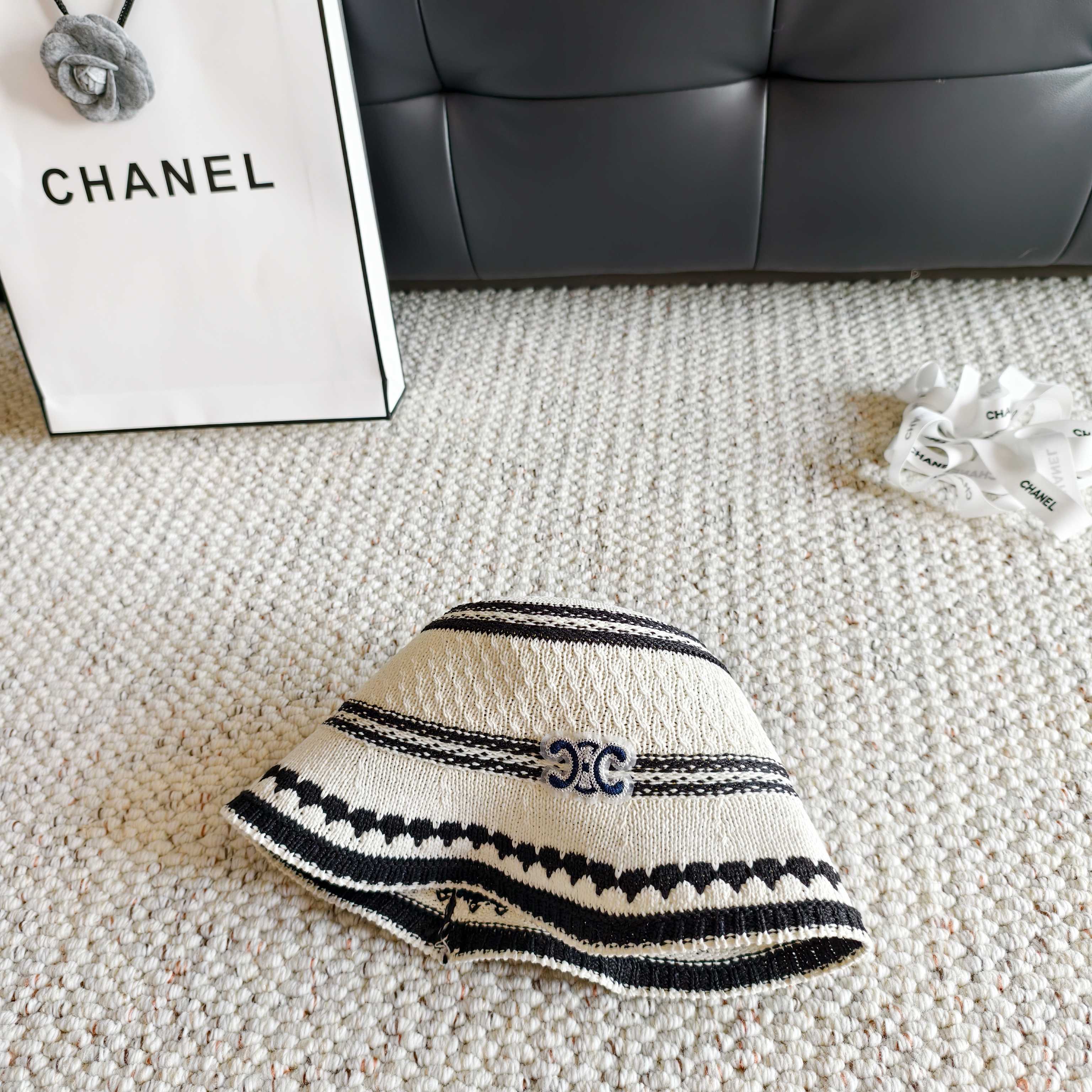 💛配防尘袋【Celine赛琳】2026春夏新款日系日常简约款小桶帽渔夫帽，独特设计～复古文艺的一款