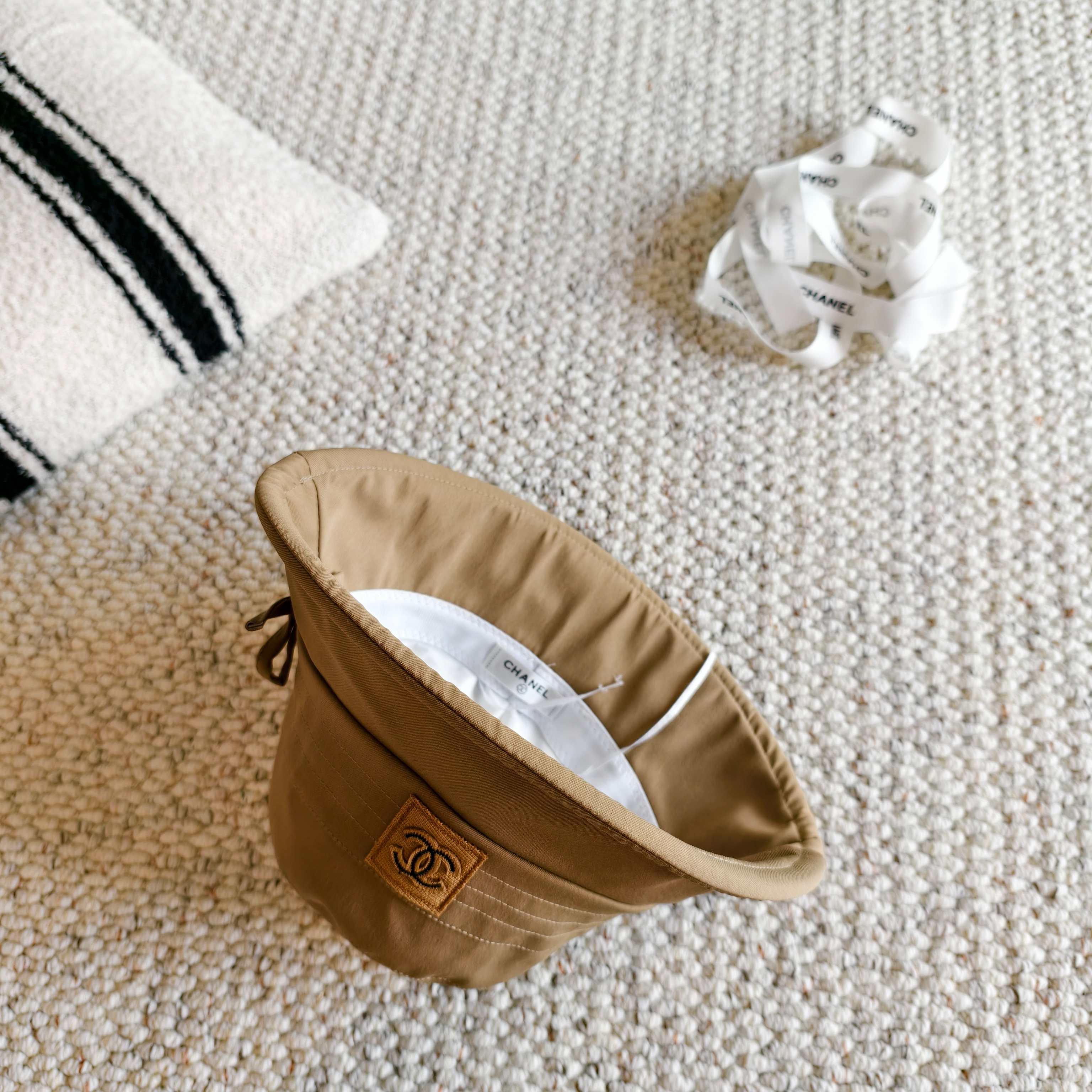 💛配防尘袋【Chanel香奈儿】2026春夏新款日系日常简约款渔夫帽，独特设计～复古文艺的一款