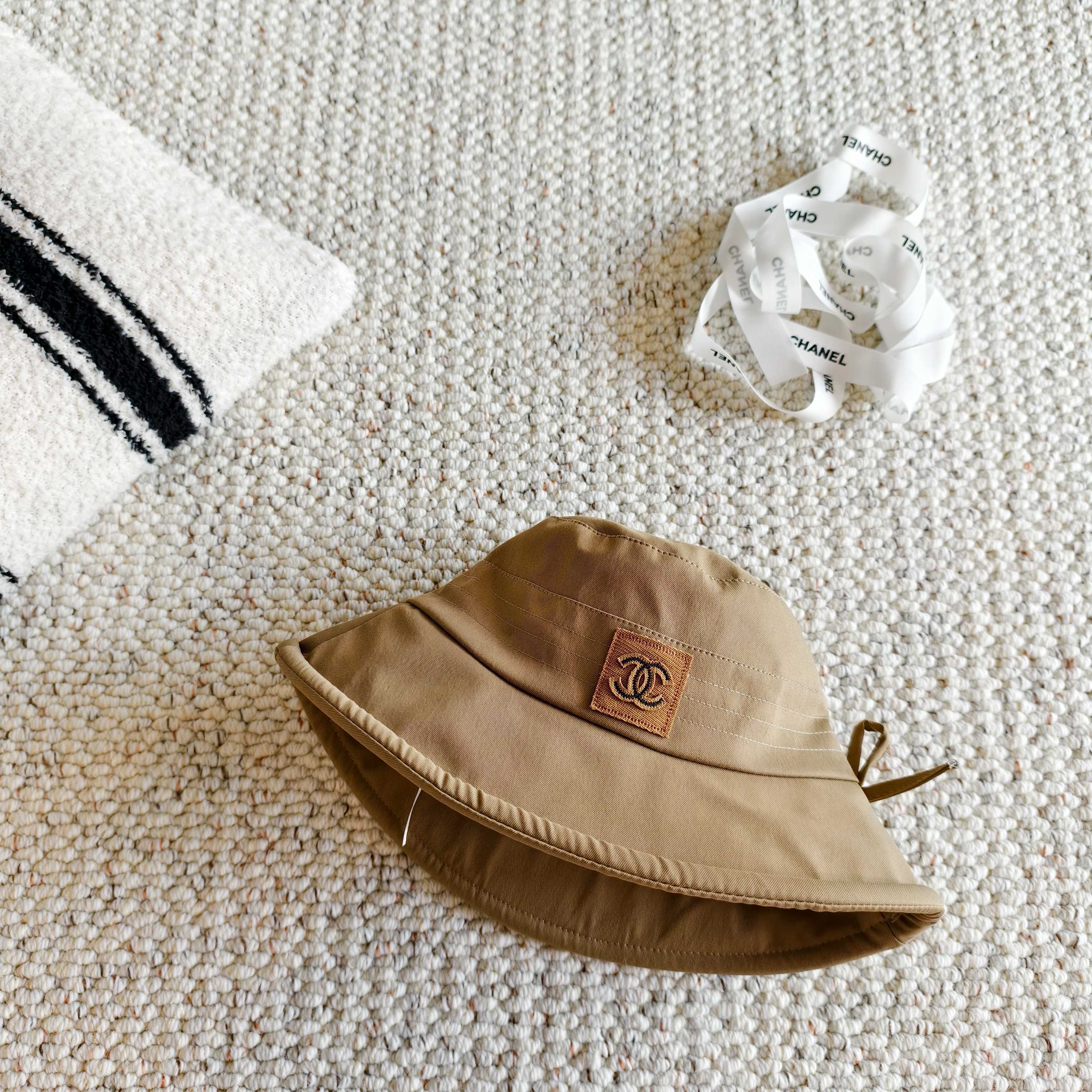 💛配防尘袋【Chanel香奈儿】2026春夏新款日系日常简约款渔夫帽，独特设计～复古文艺的一款