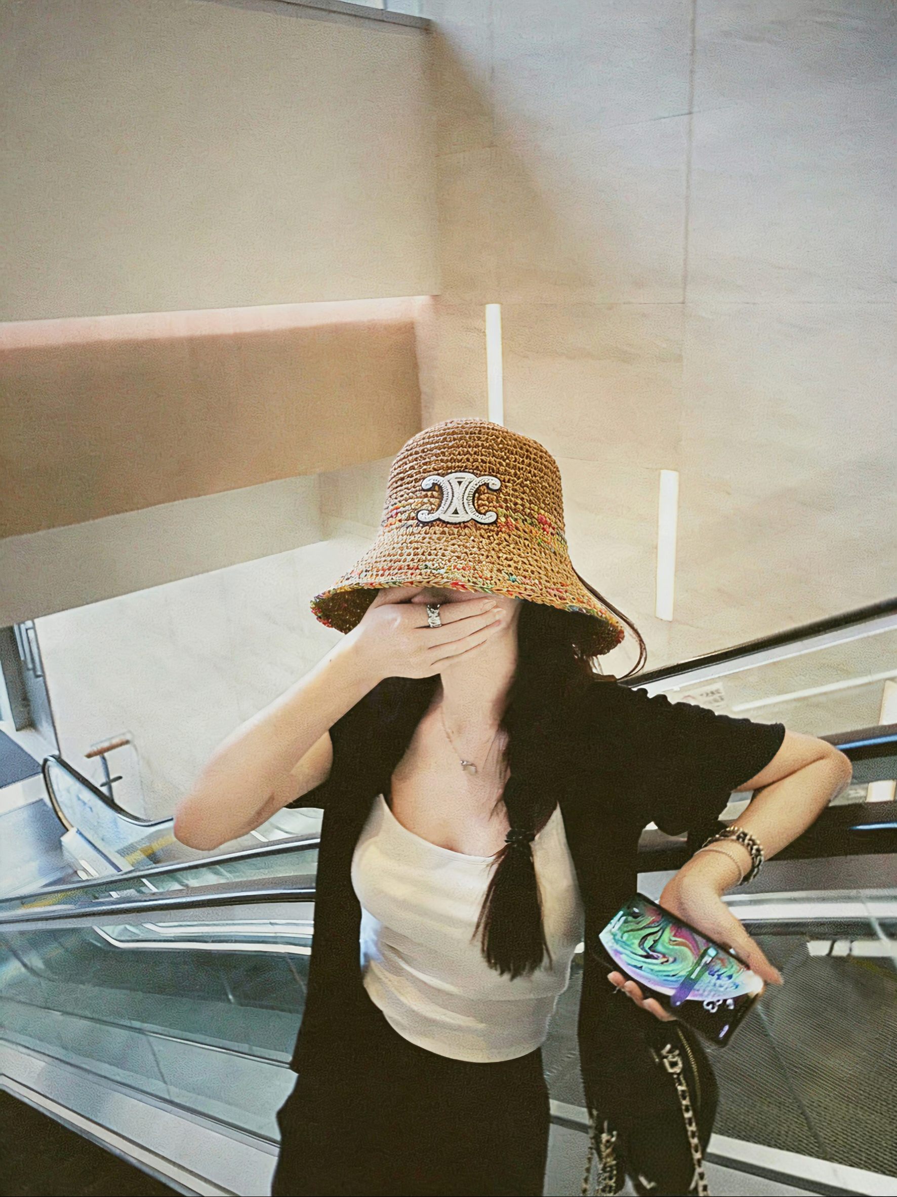 💛配防尘袋【CELINE赛琳】2026春夏新款草编日常简约款渔夫帽，独特设计～复古文艺的一款