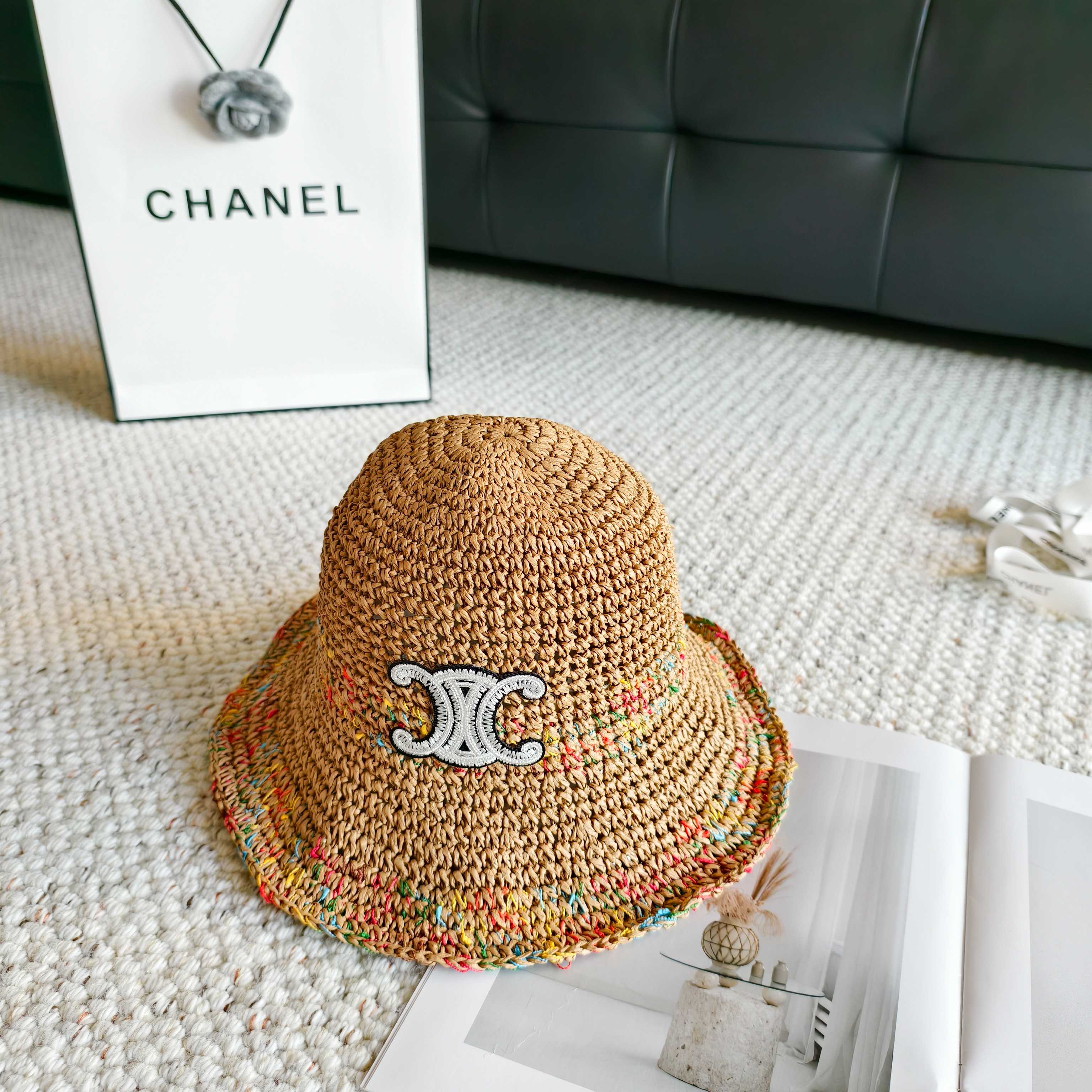 💛配防尘袋【CELINE赛琳】2026春夏新款草编日常简约款渔夫帽，独特设计～复古文艺的一款