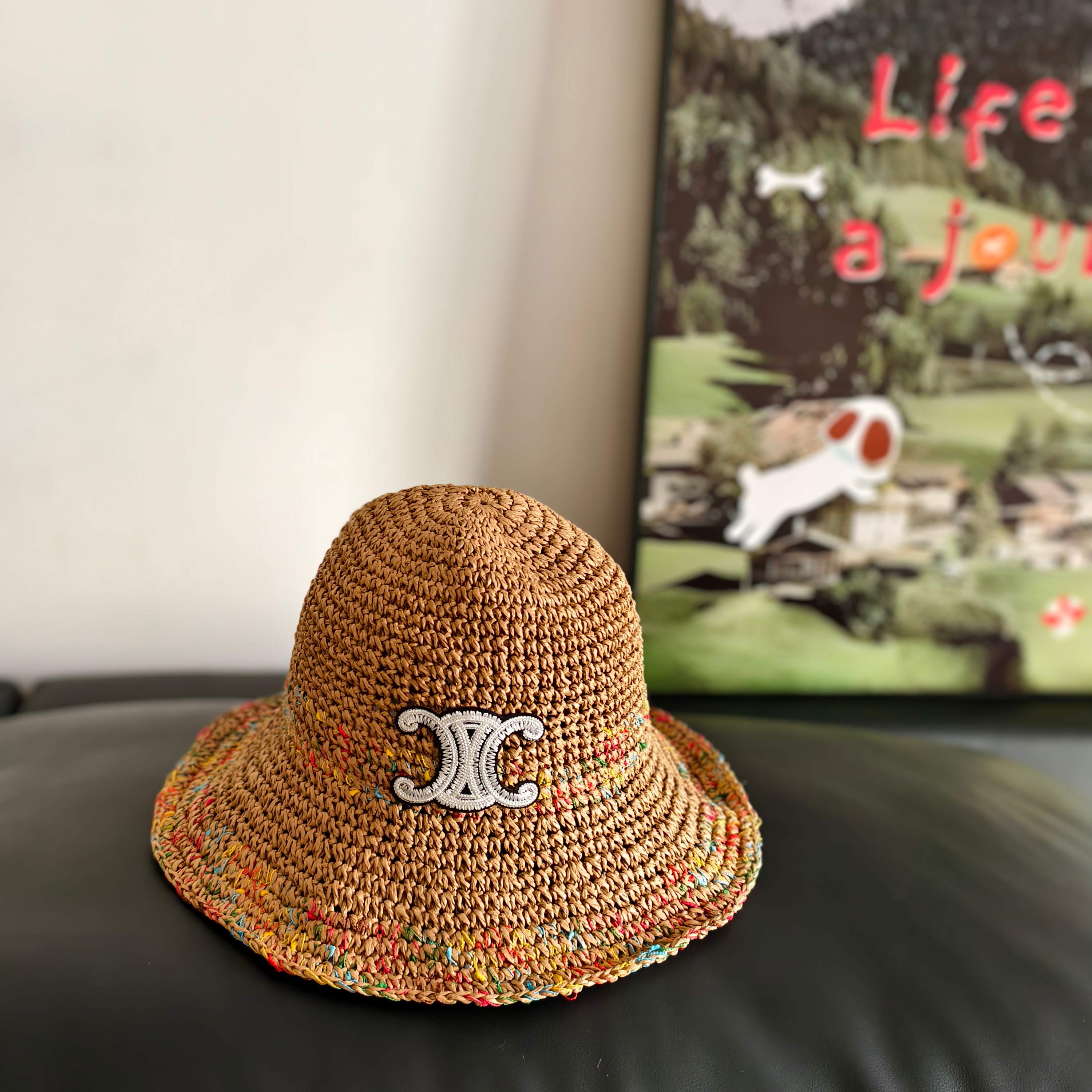 💛配防尘袋【CELINE赛琳】2026春夏新款草编日常简约款渔夫帽，独特设计～复古文艺的一款