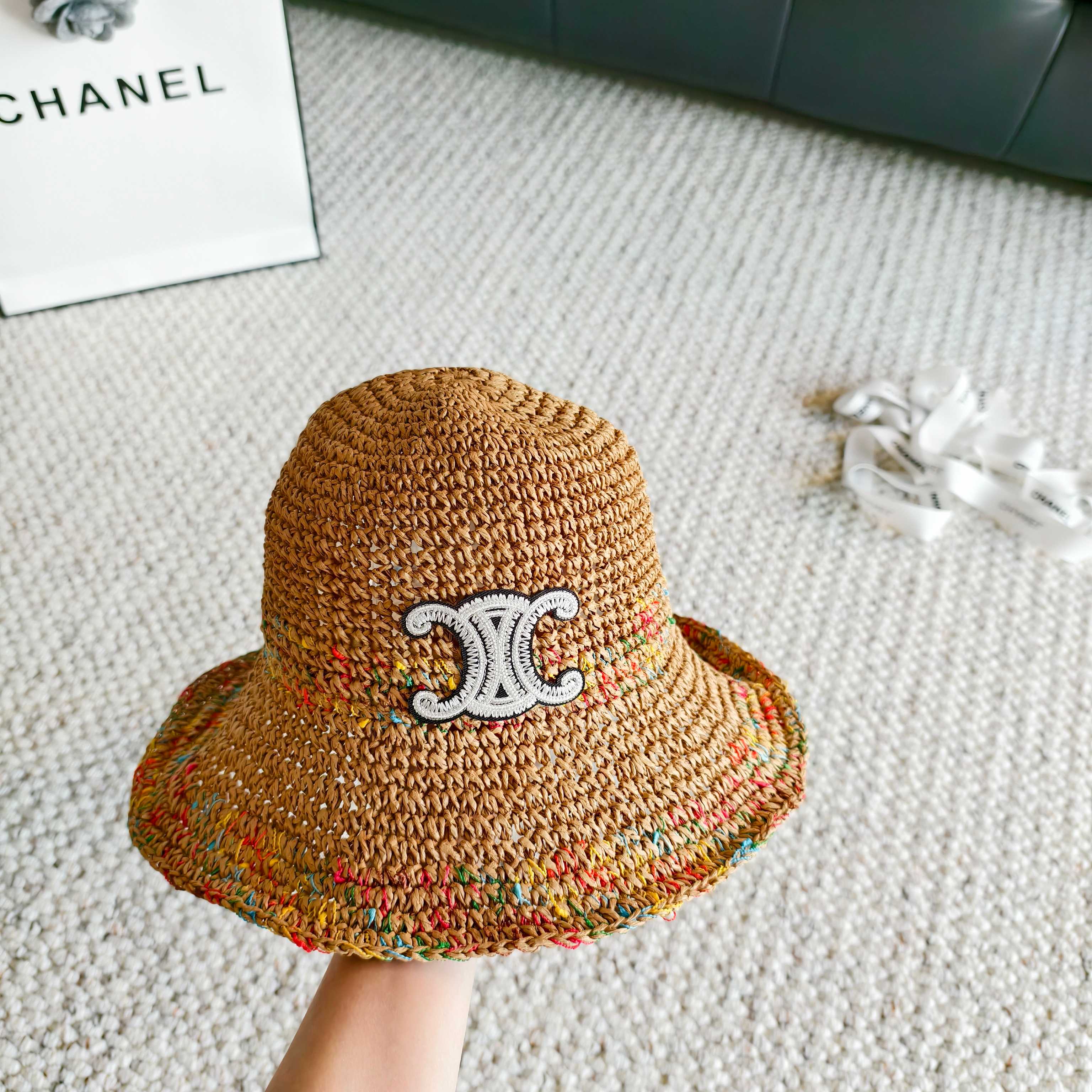 💛配防尘袋【CELINE赛琳】2026春夏新款草编日常简约款渔夫帽，独特设计～复古文艺的一款