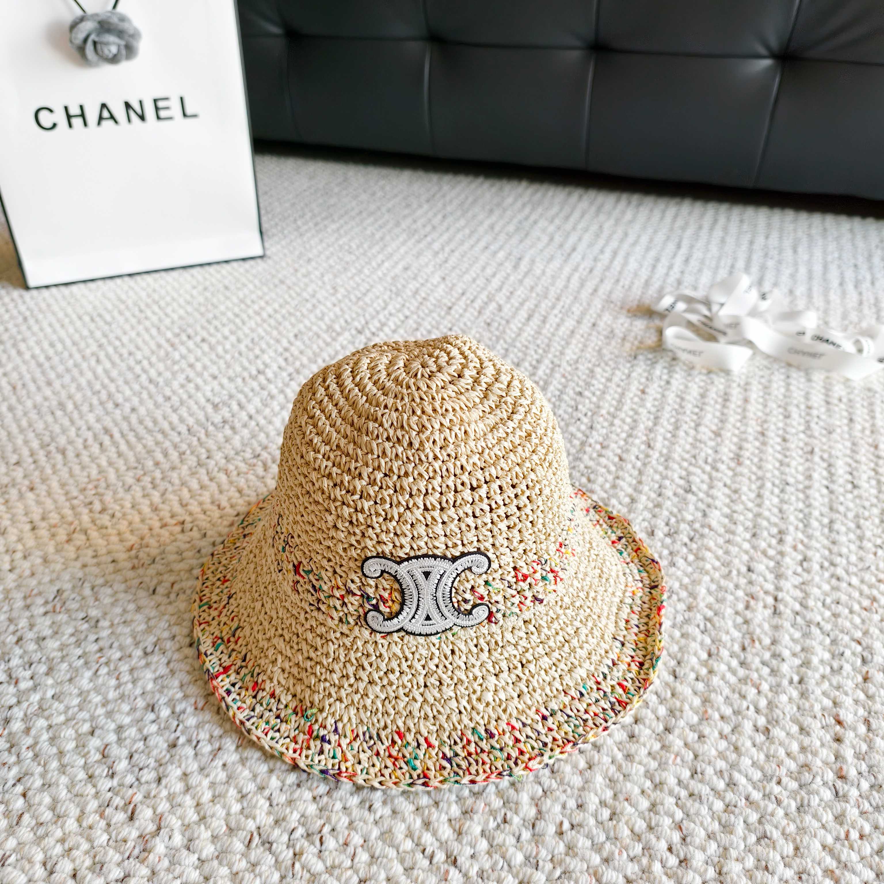 💛配防尘袋【CELINE赛琳】2026春夏新款草编日常简约款渔夫帽，独特设计～复古文艺的一款