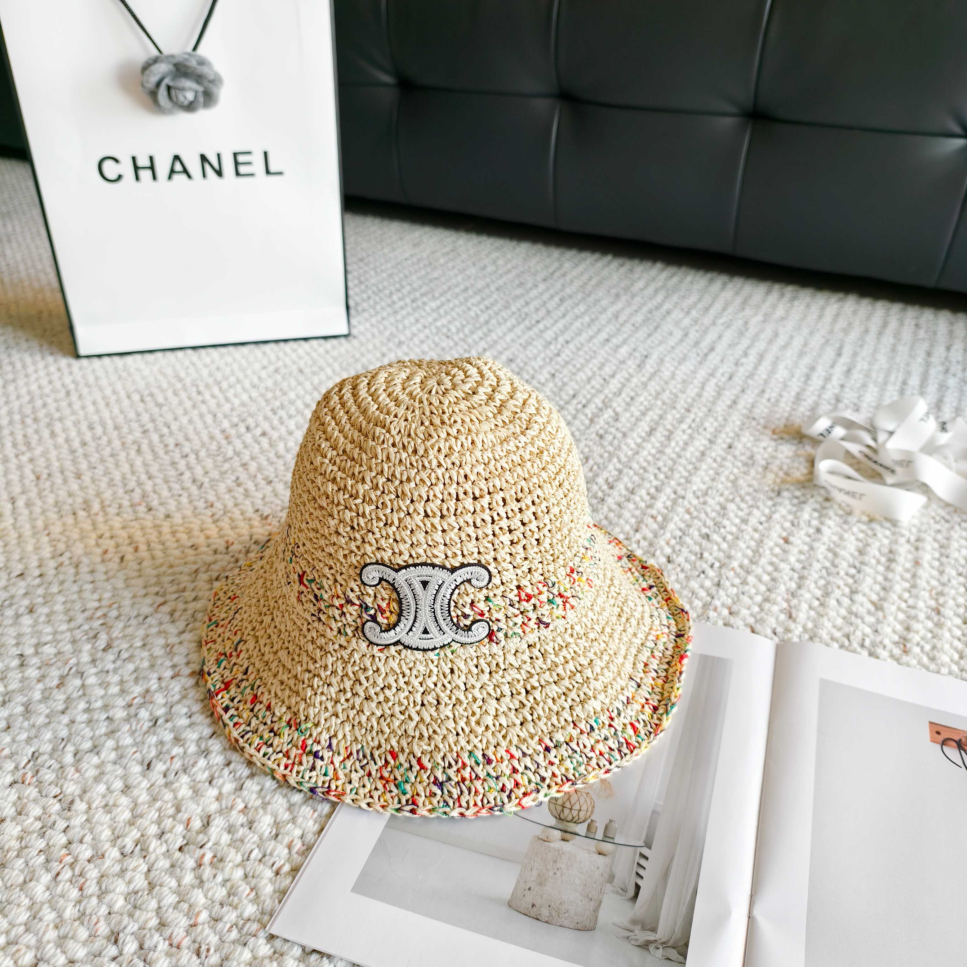 💛配防尘袋【CELINE赛琳】2026春夏新款草编日常简约款渔夫帽，独特设计～复古文艺的一款