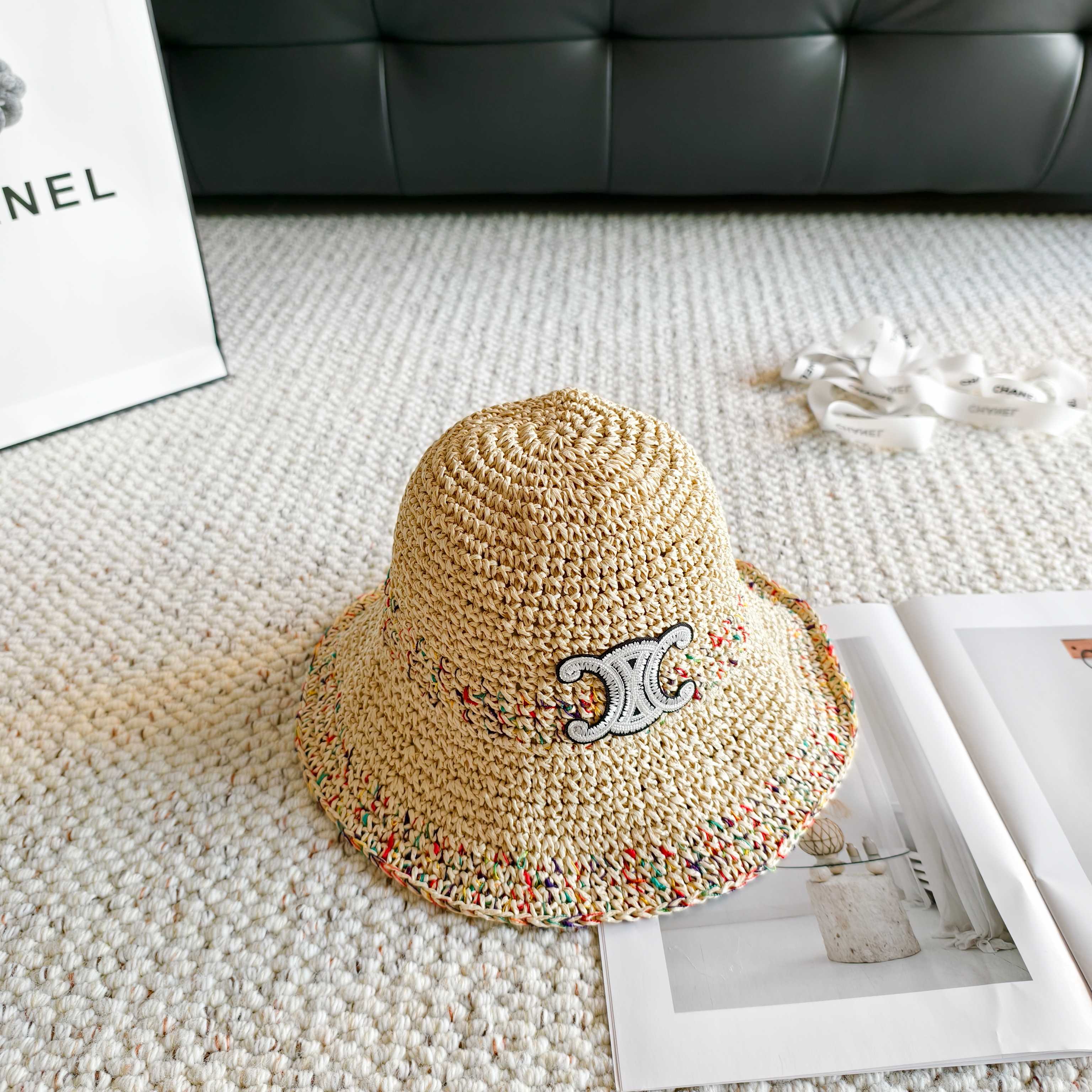 💛配防尘袋【CELINE赛琳】2026春夏新款草编日常简约款渔夫帽，独特设计～复古文艺的一款