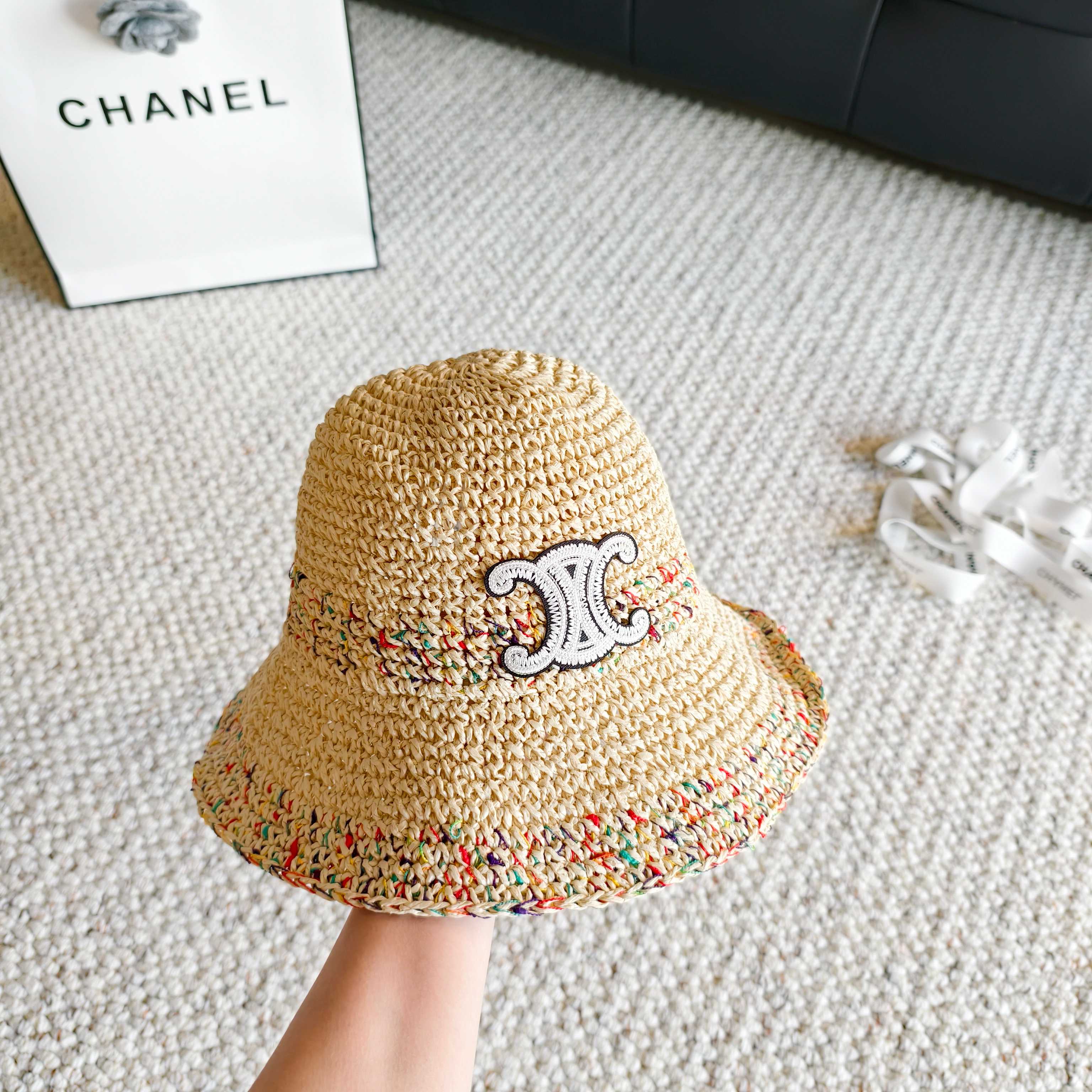 💛配防尘袋【CELINE赛琳】2026春夏新款草编日常简约款渔夫帽，独特设计～复古文艺的一款