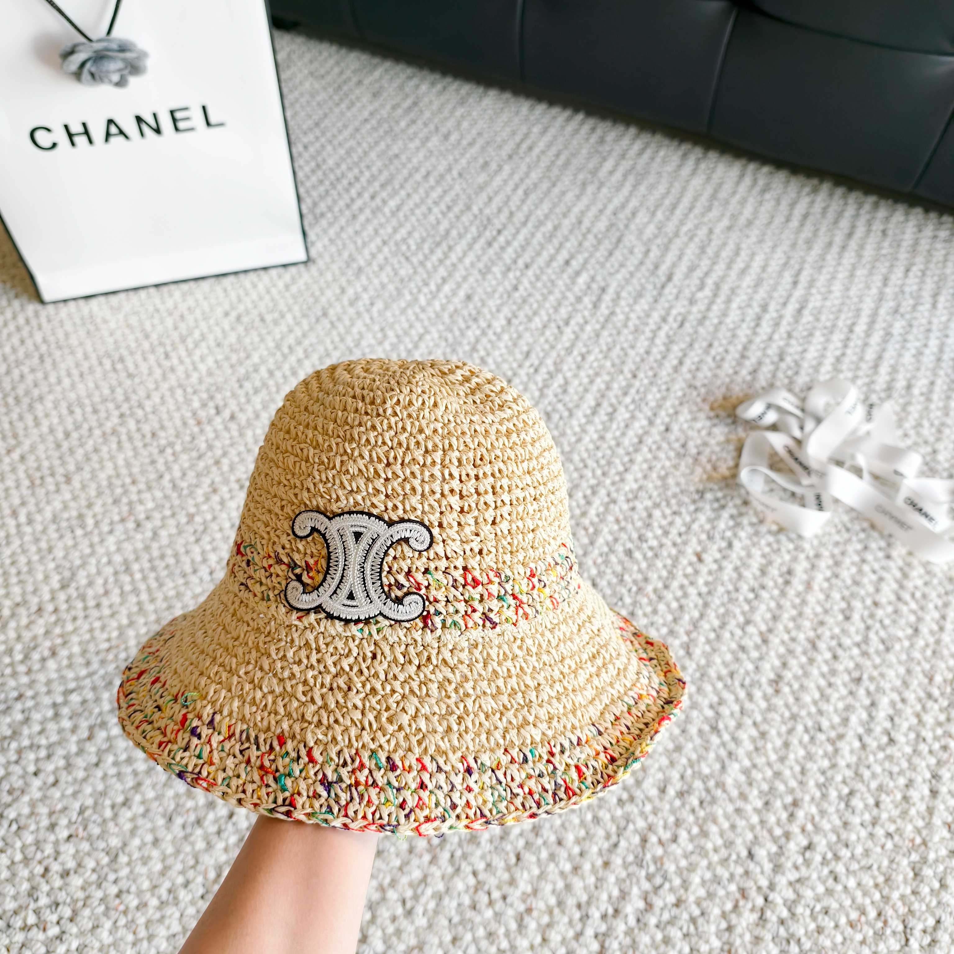 💛配防尘袋【CELINE赛琳】2026春夏新款草编日常简约款渔夫帽，独特设计～复古文艺的一款