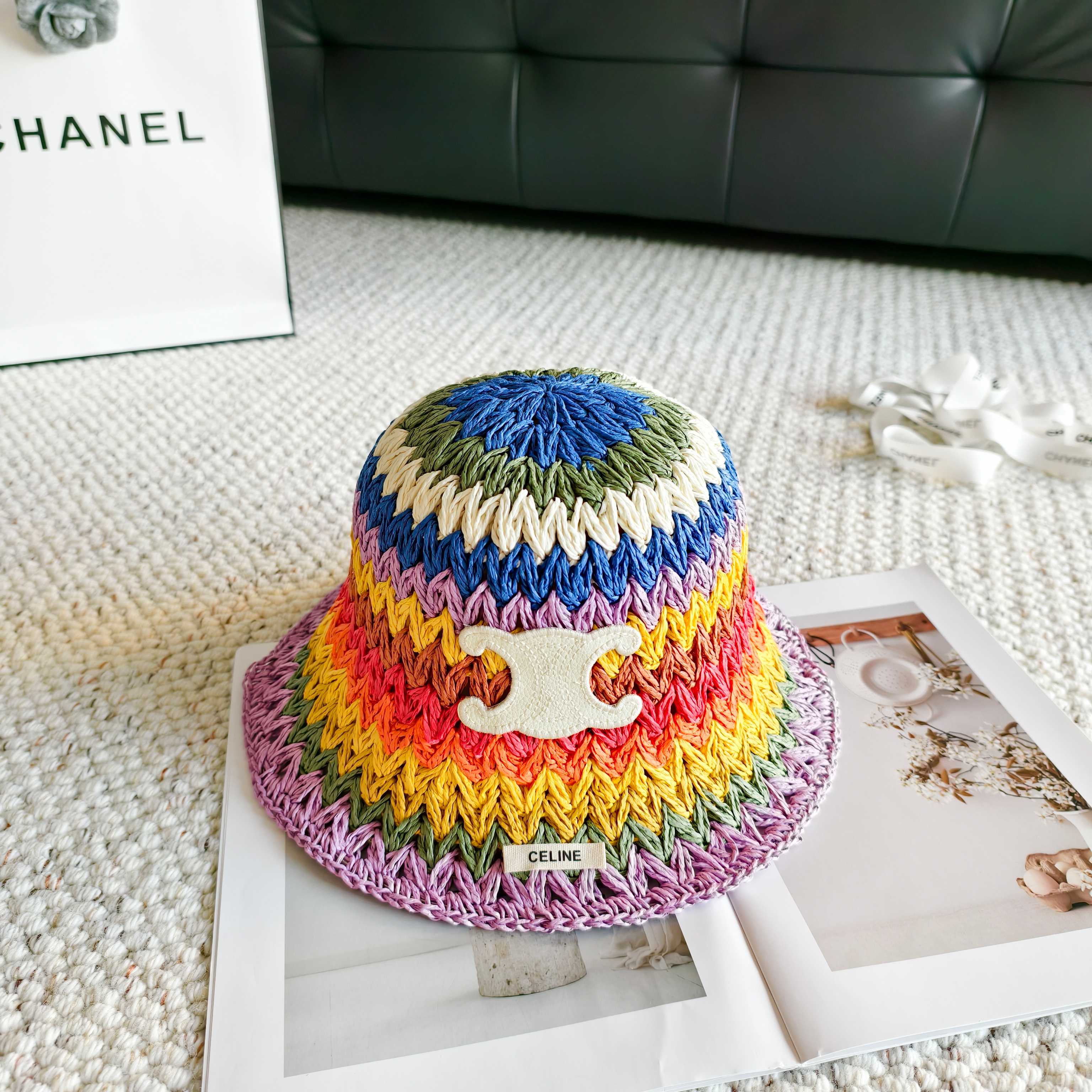 💛配防尘袋【CELINE赛琳】2026春夏新款草编彩虹日常简约款渔夫帽，独特设计～复古文艺的一款