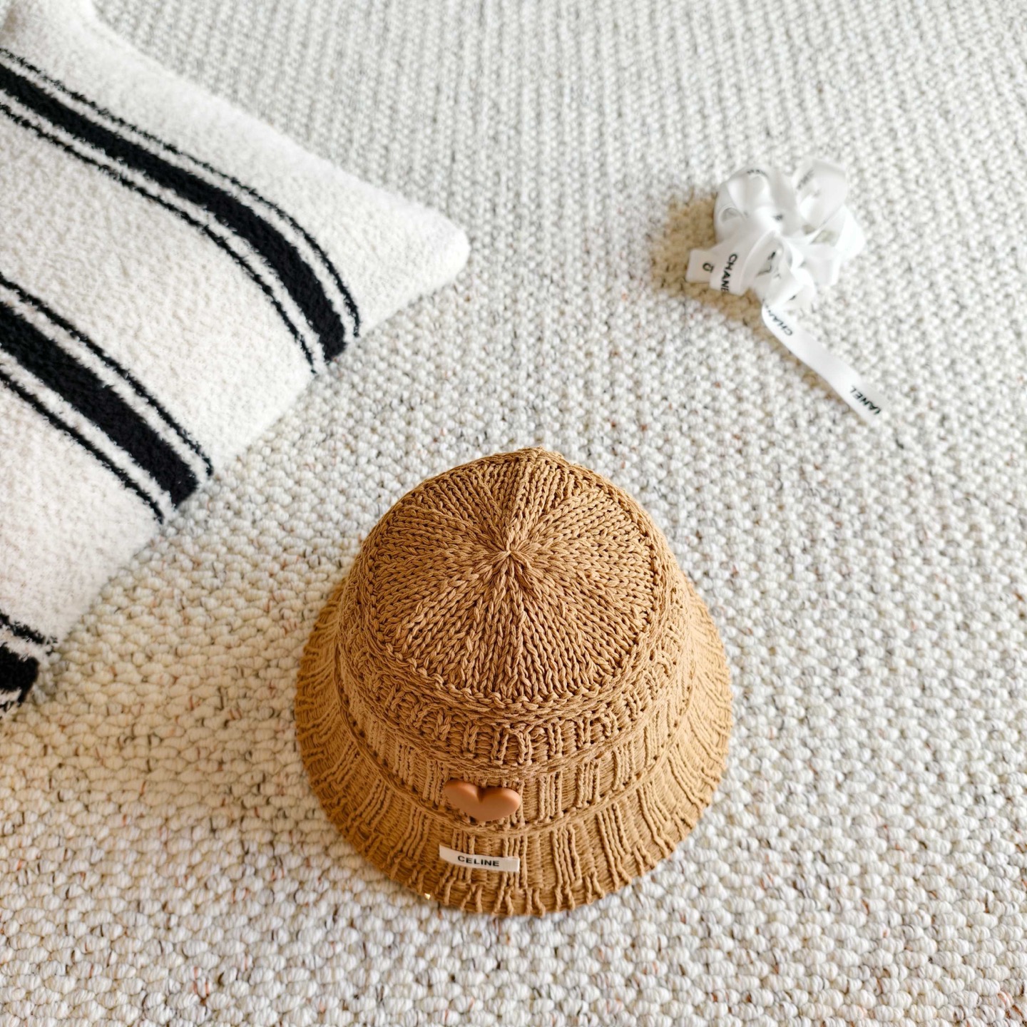 💛配防尘袋【Celine赛琳】2026春夏新款编织马卡龙色系渔夫帽，独特设计～复古文艺的一款