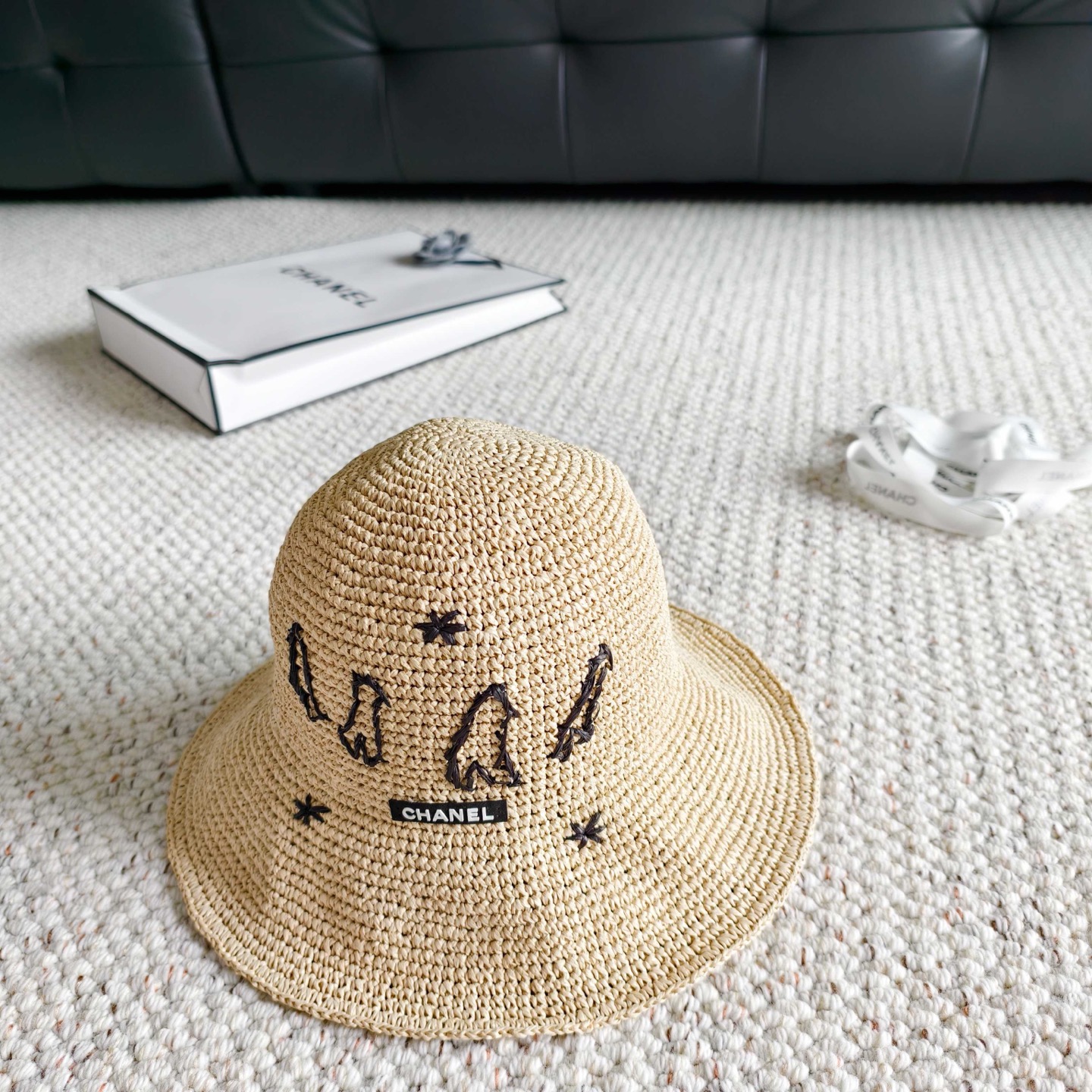 💛配防尘袋【Chanel香奈儿】2026春夏新款密织刺绣重工款渔夫帽，独特设计～复古文艺的一款