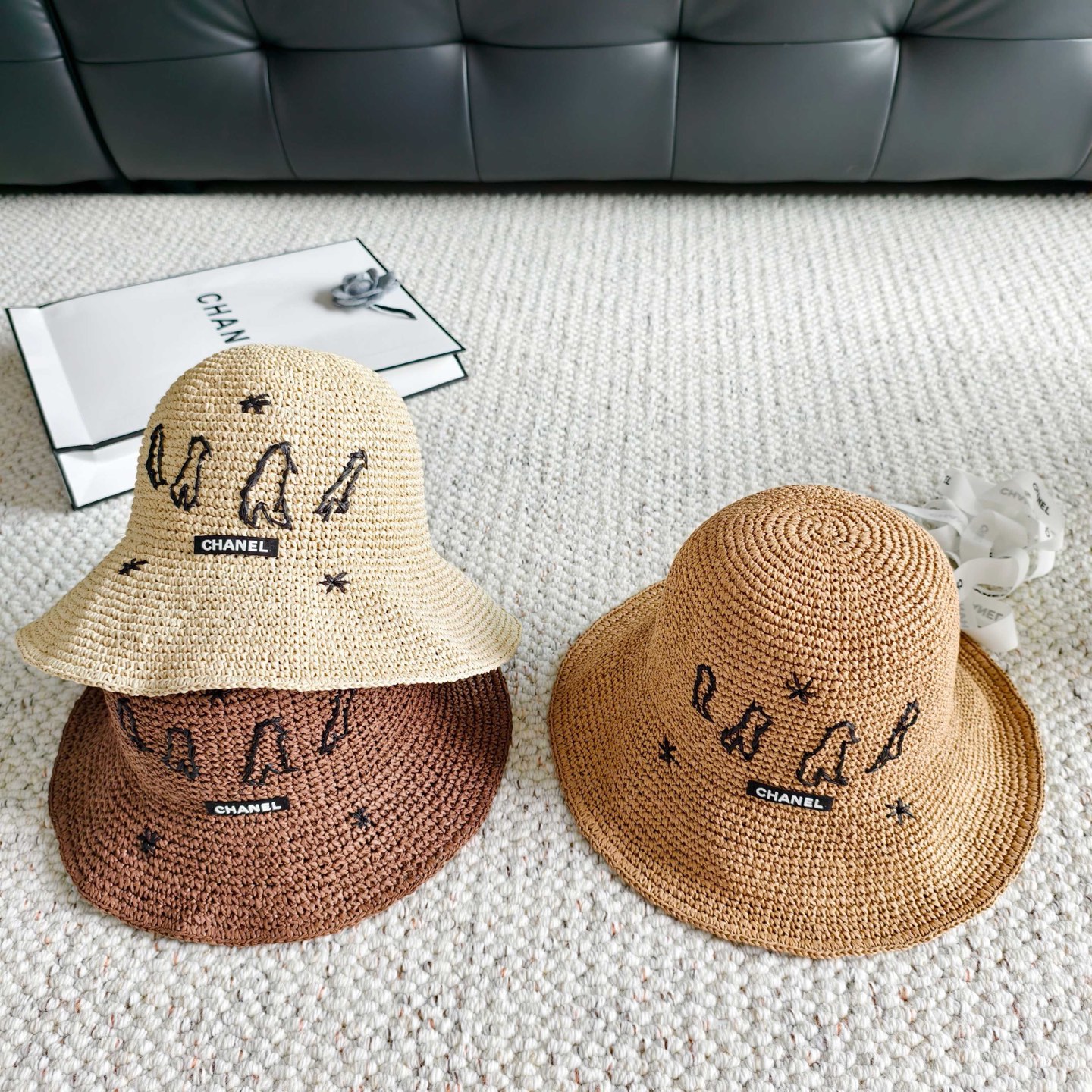 💛配防尘袋【Chanel香奈儿】2026春夏新款密织刺绣重工款渔夫帽，独特设计～复古文艺的一款