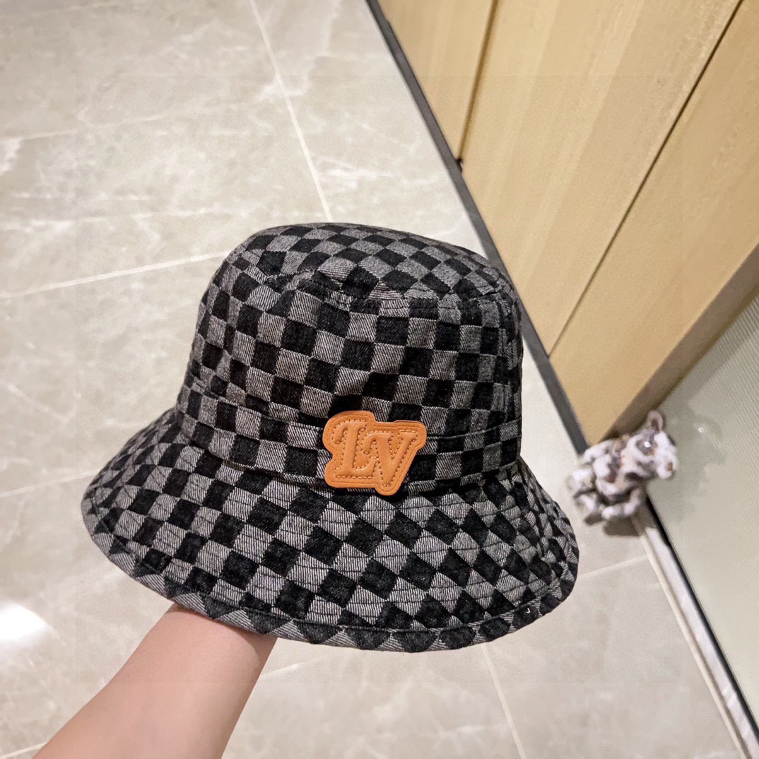 特💛配防尘袋【LV路易威登】2026新款棋盘格牛仔男女款渔夫帽，超好搭配，闭眼入的一款