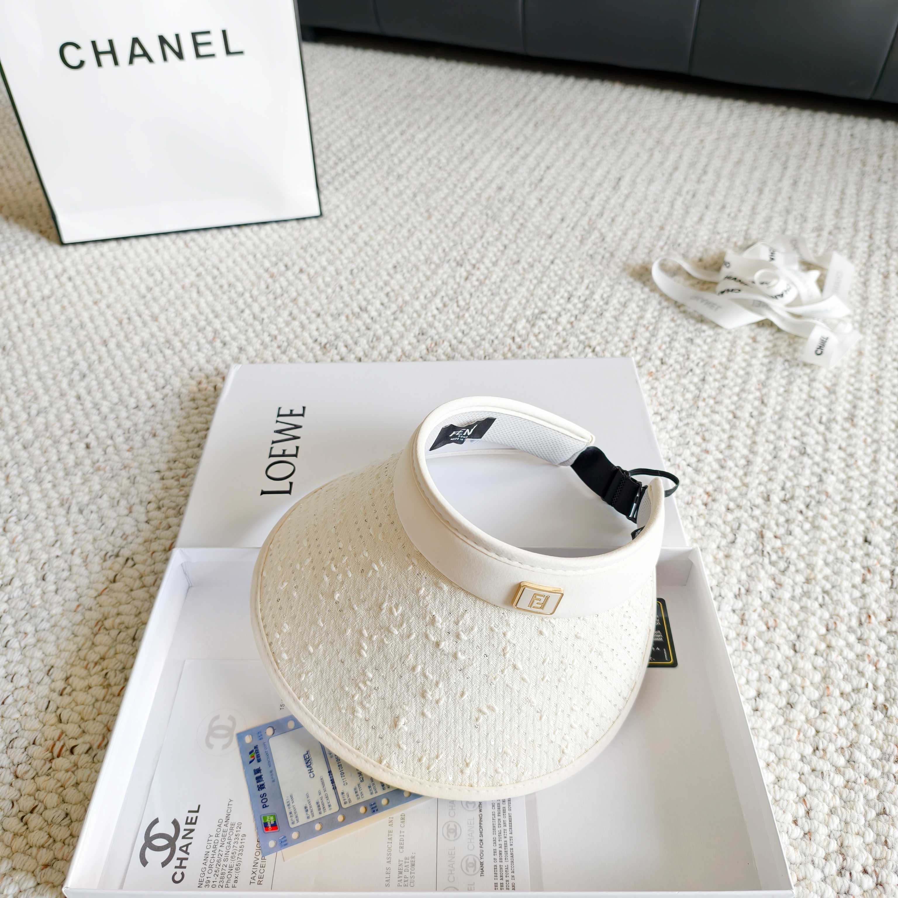 💛配防尘袋 【FENDI芬迪】2026新款独家款小香遮阳帽空顶帽，🔆遮阳百搭～休闲出街神器